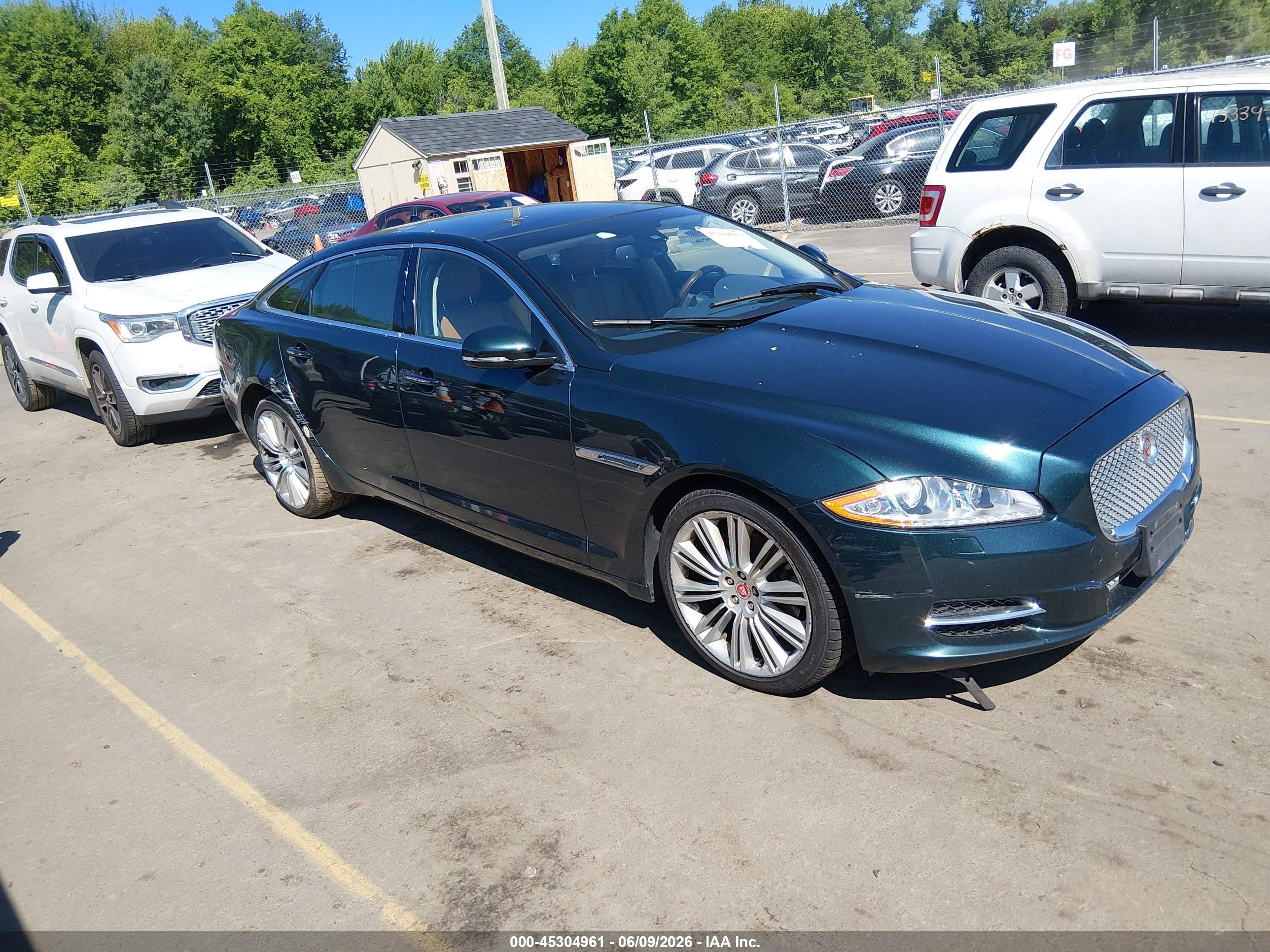 2015 Jaguar Xj Xjl Portfolio Green vin: SAJWJ2GD9F8V88603