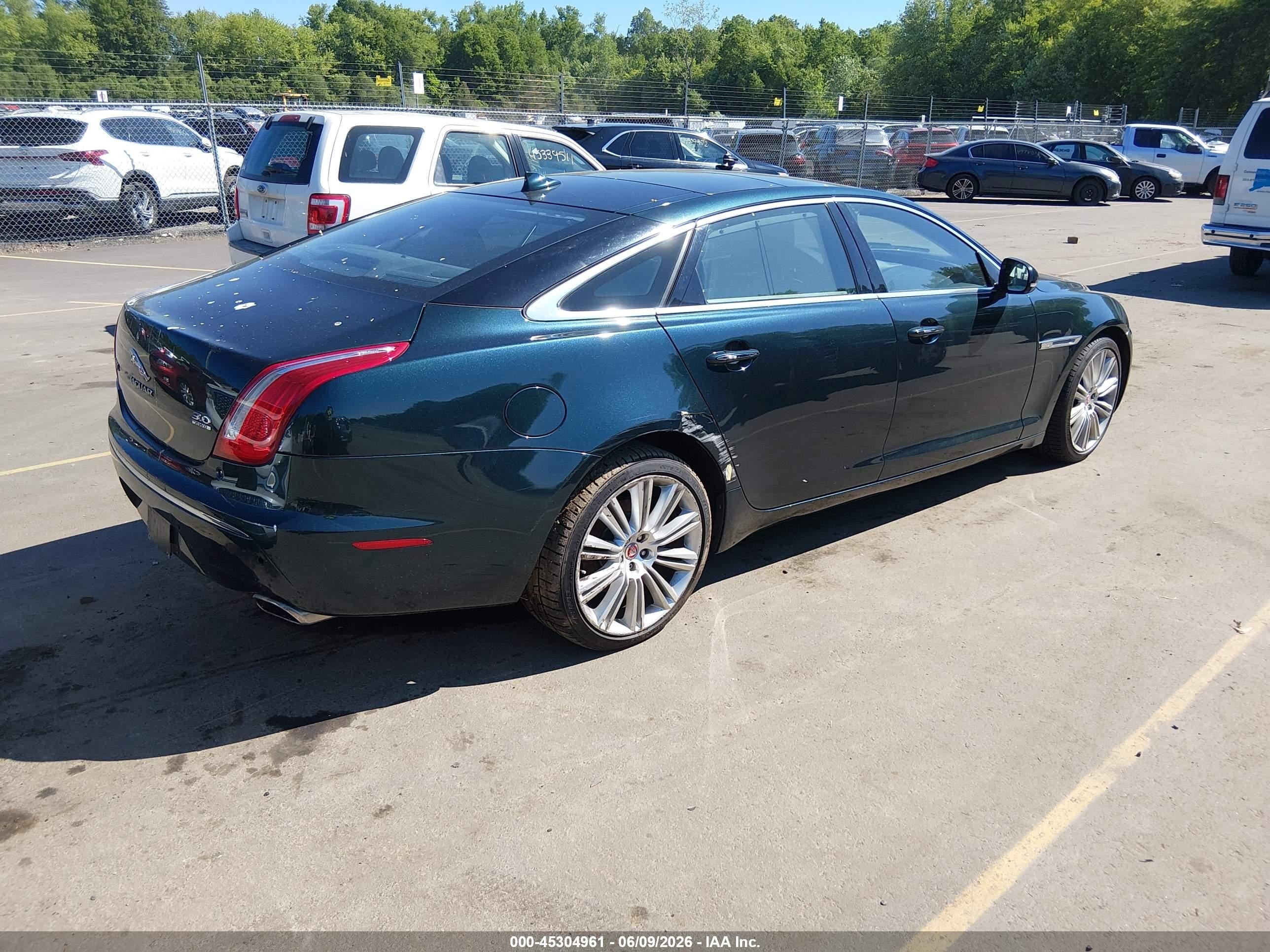 2015 Jaguar Xj Xjl Portfolio Green vin: SAJWJ2GD9F8V88603