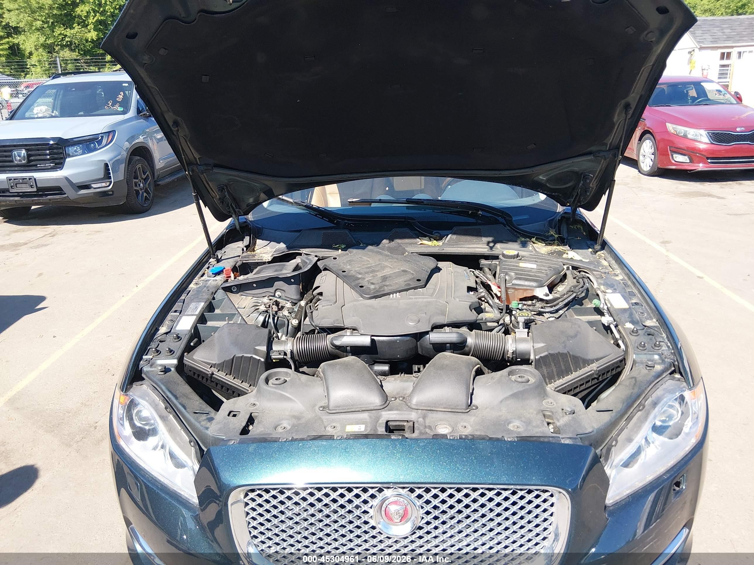 2015 Jaguar Xj Xjl Portfolio Green vin: SAJWJ2GD9F8V88603