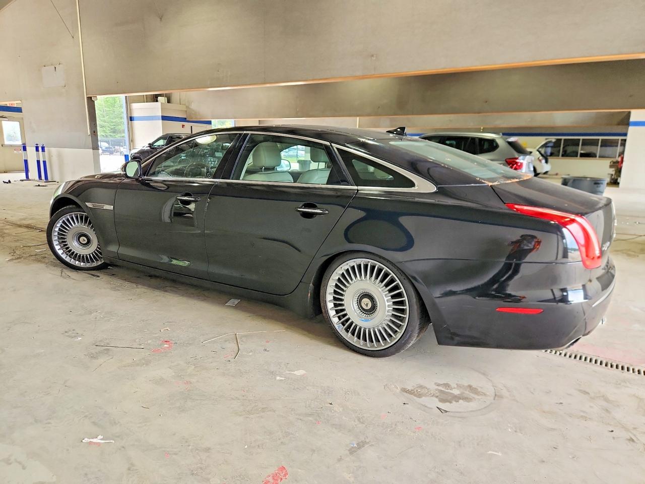2015 Jaguar Xjl Portfolio Black vin: SAJWJ2GD9F8V88617