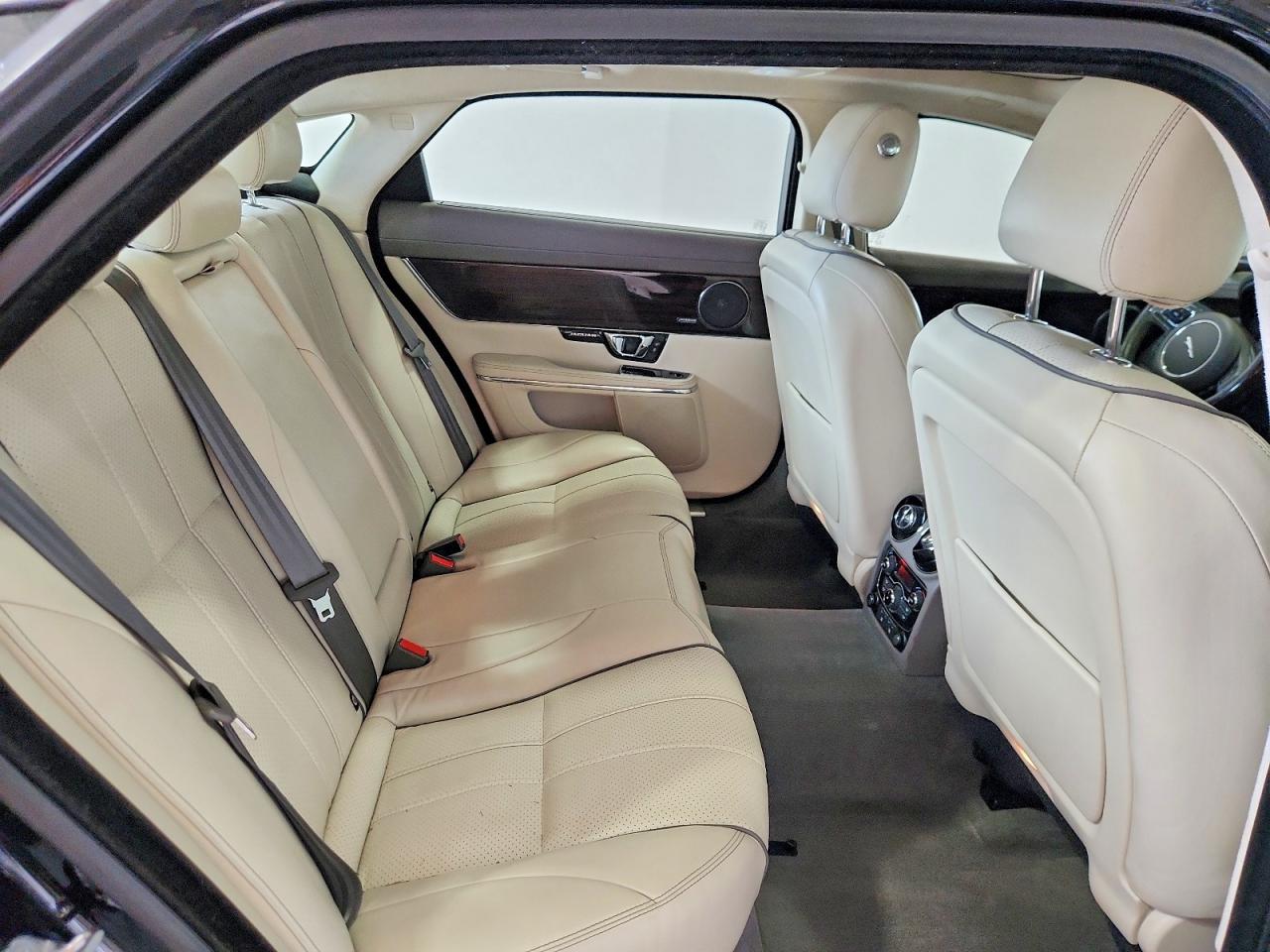 2015 Jaguar Xjl Portfolio Black vin: SAJWJ2GD9F8V88617