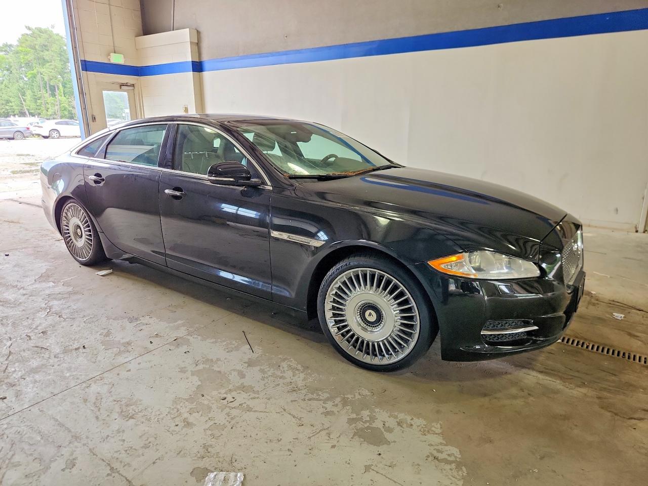 2015 Jaguar Xjl Portfolio Black vin: SAJWJ2GD9F8V88617