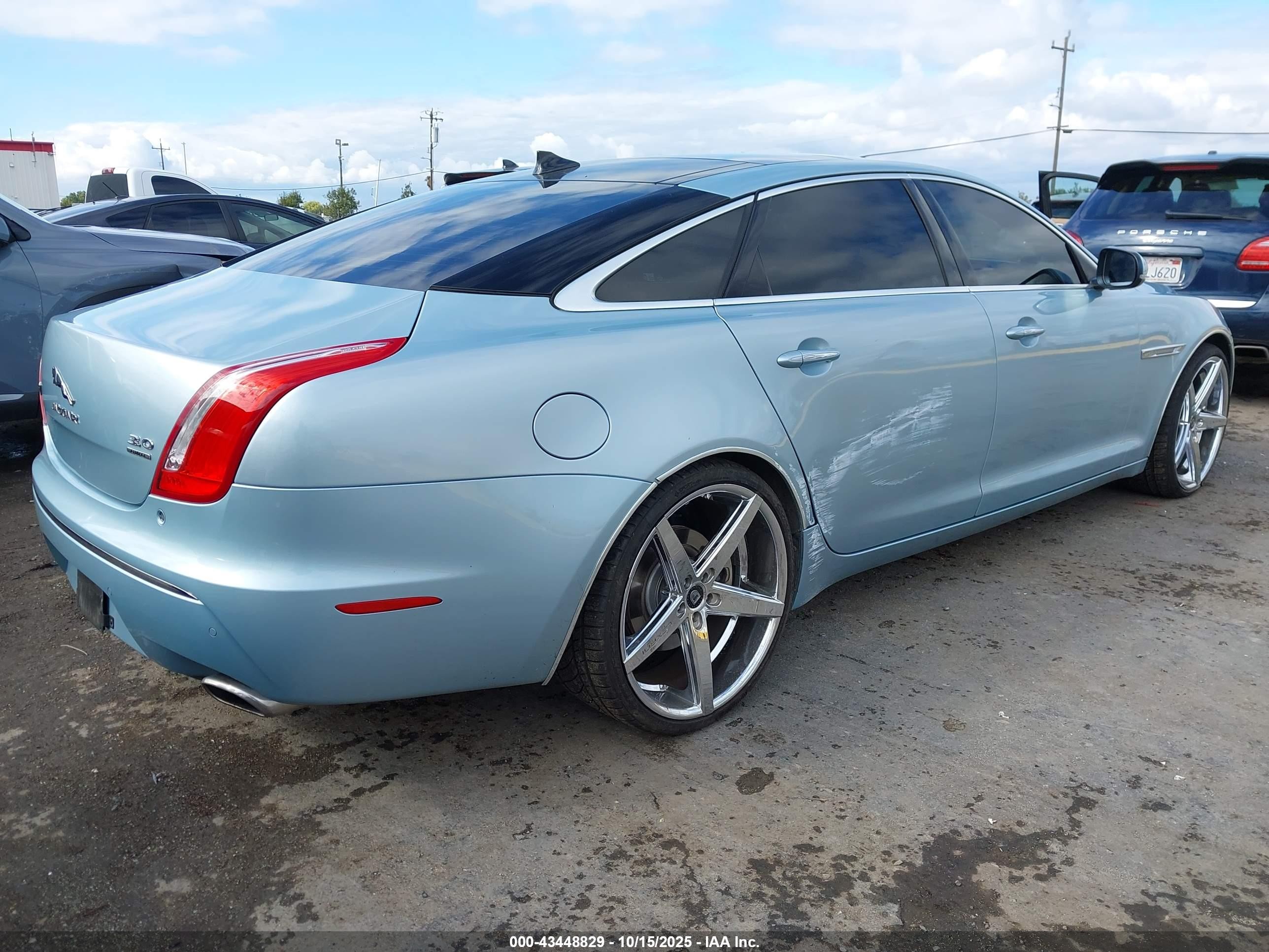 2013 Jaguar Xj Xjl Portfolio Light Blue vin: SAJWJ2GDXD8V47278