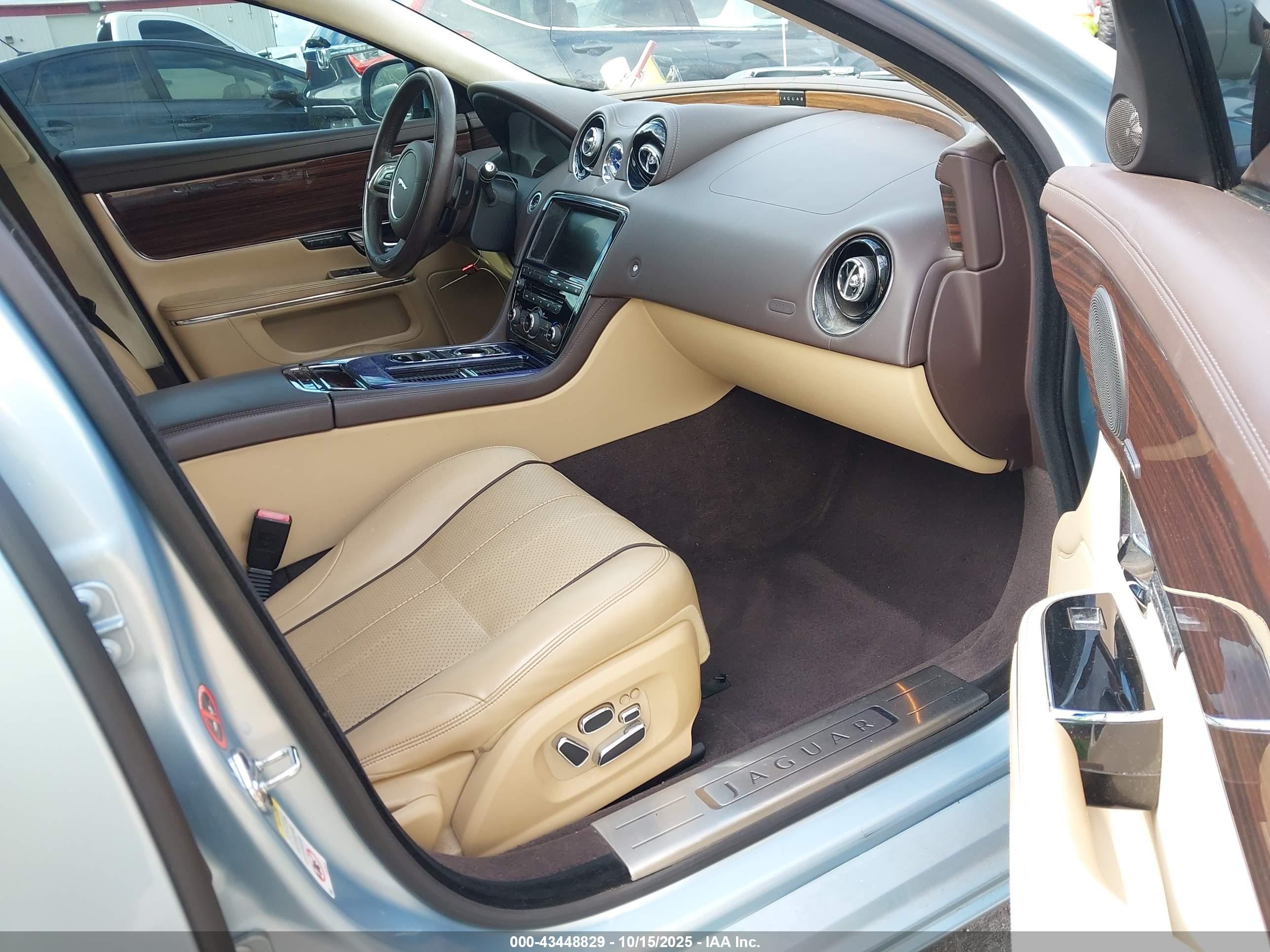 2013 Jaguar Xj Xjl Portfolio Light Blue vin: SAJWJ2GDXD8V47278