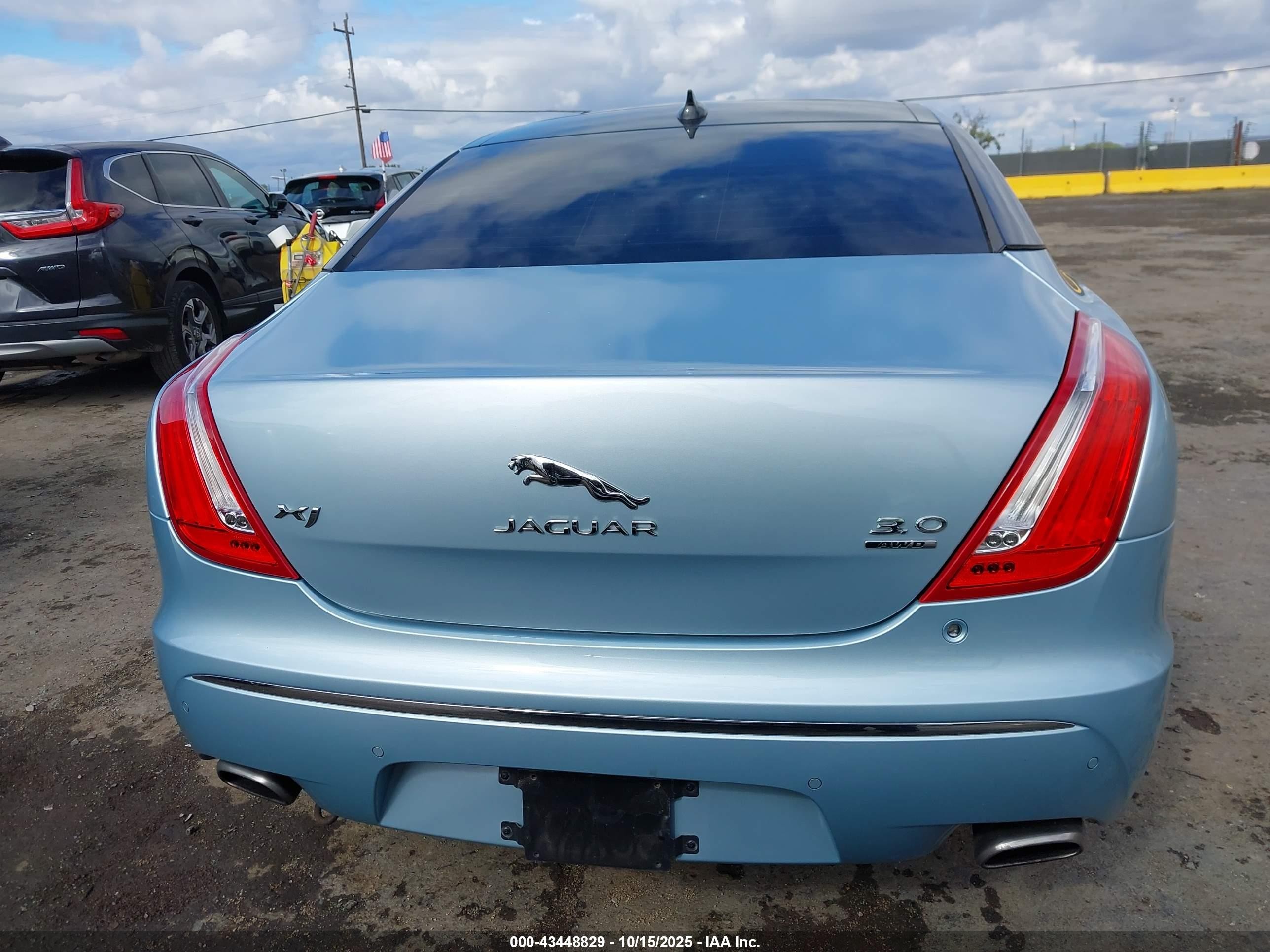 2013 Jaguar Xj Xjl Portfolio Light Blue vin: SAJWJ2GDXD8V47278