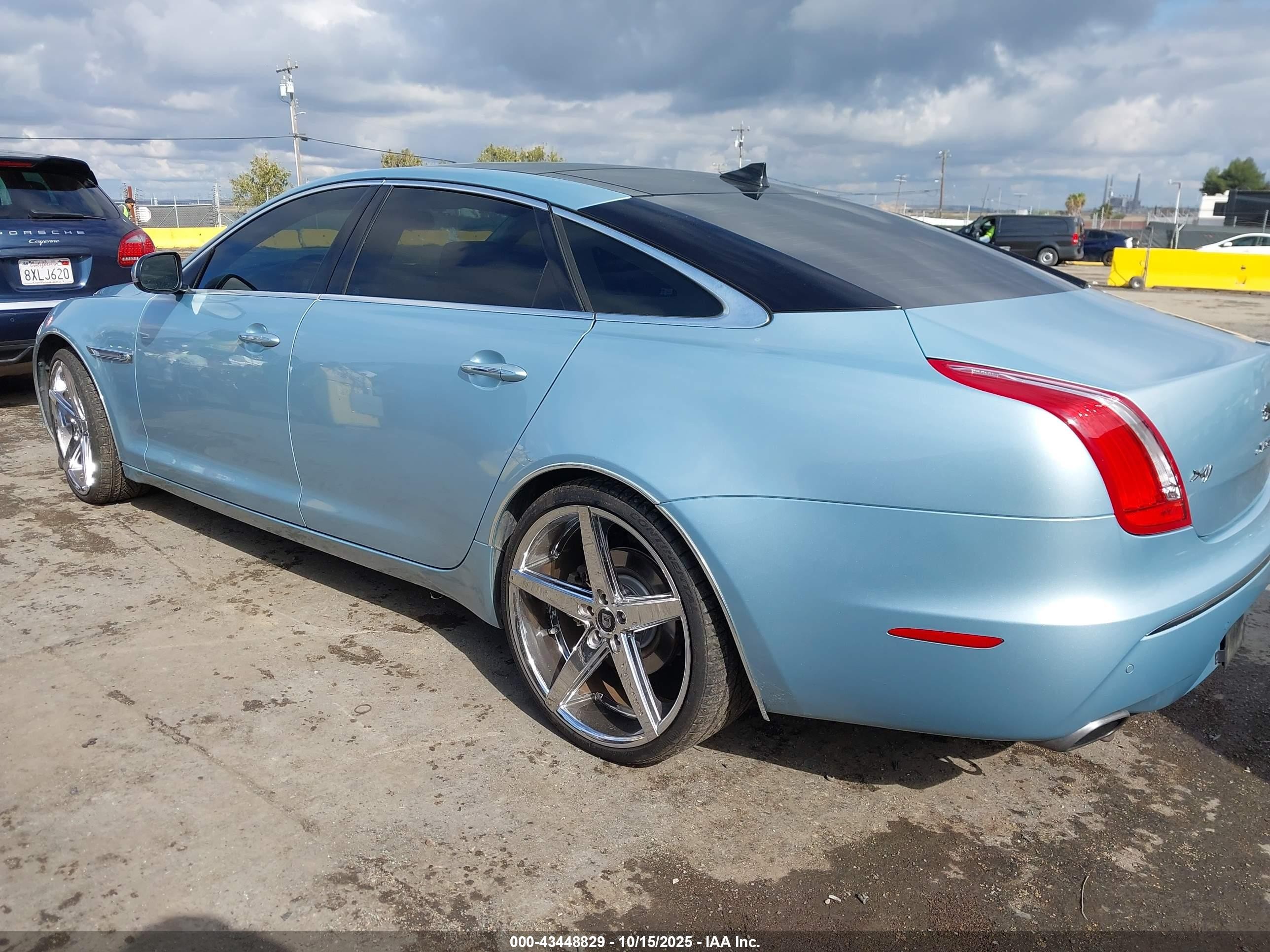 2013 Jaguar Xj Xjl Portfolio Light Blue vin: SAJWJ2GDXD8V47278