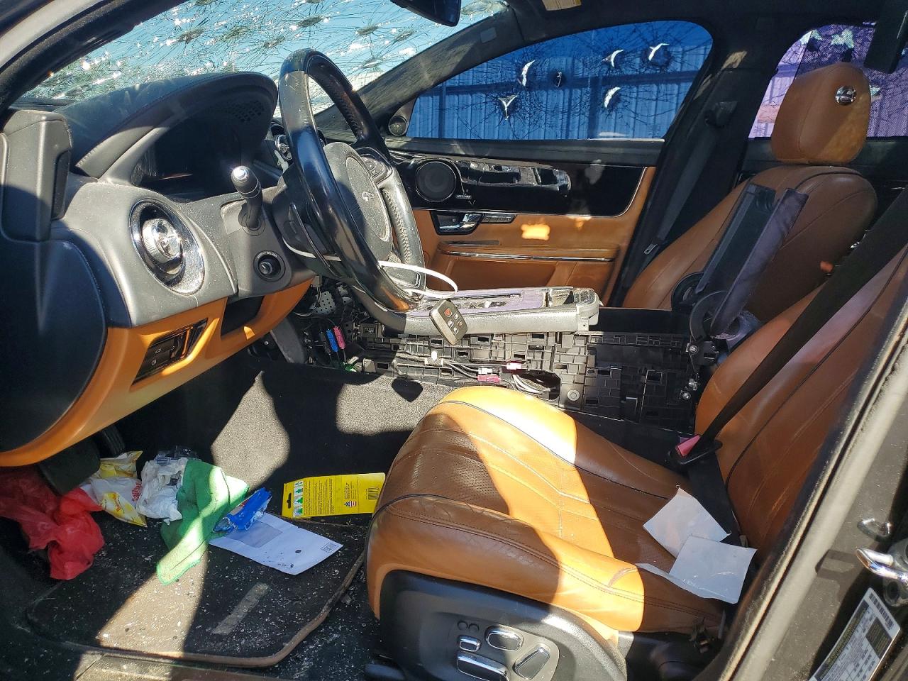 2013 Jaguar Xjl Portfolio Burgundy vin: SAJWJ2GDXD8V47426