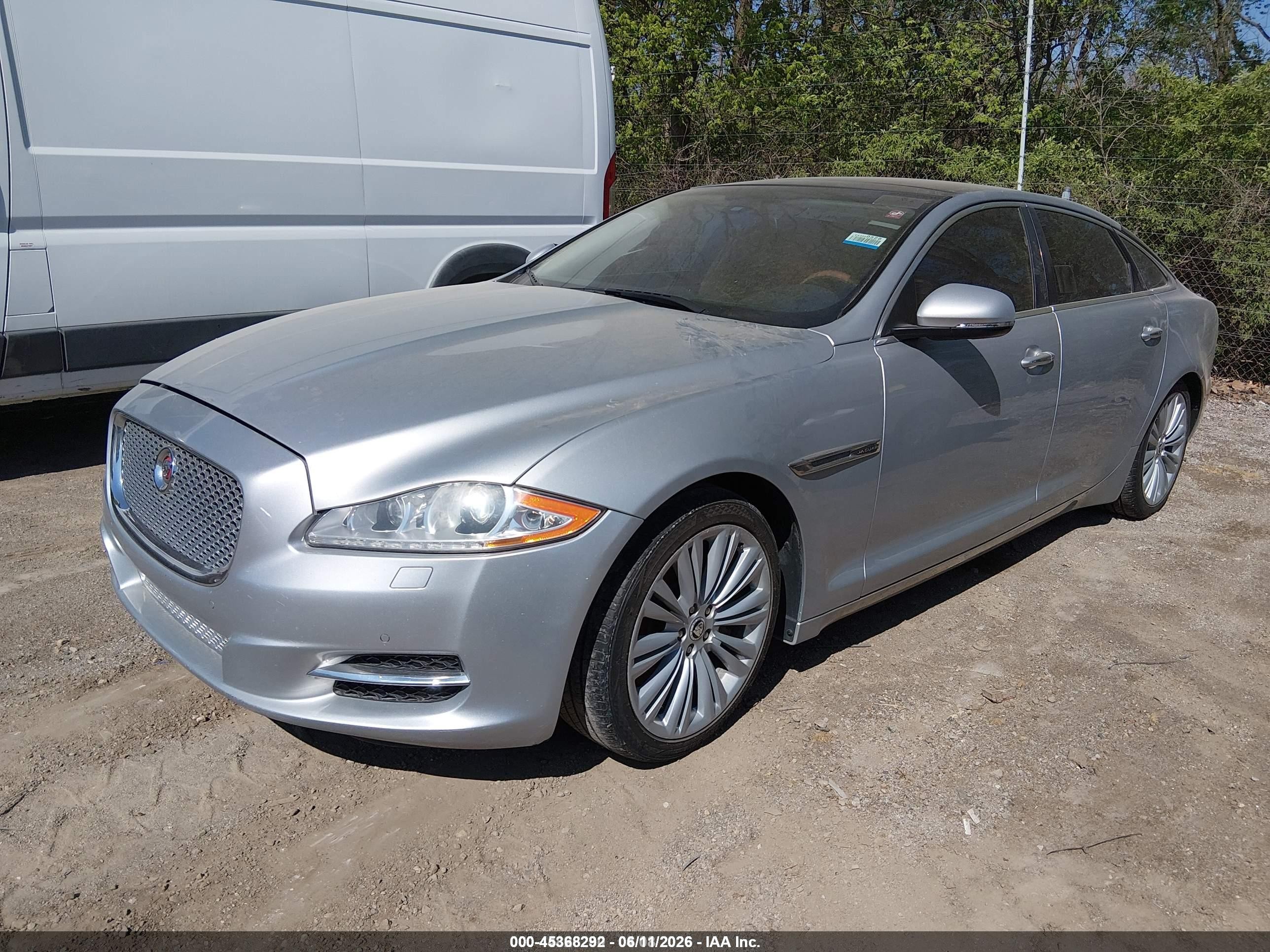 2015 Jaguar Xj Xjl Portfolio Silver vin: SAJWJ2GDXF8V89386