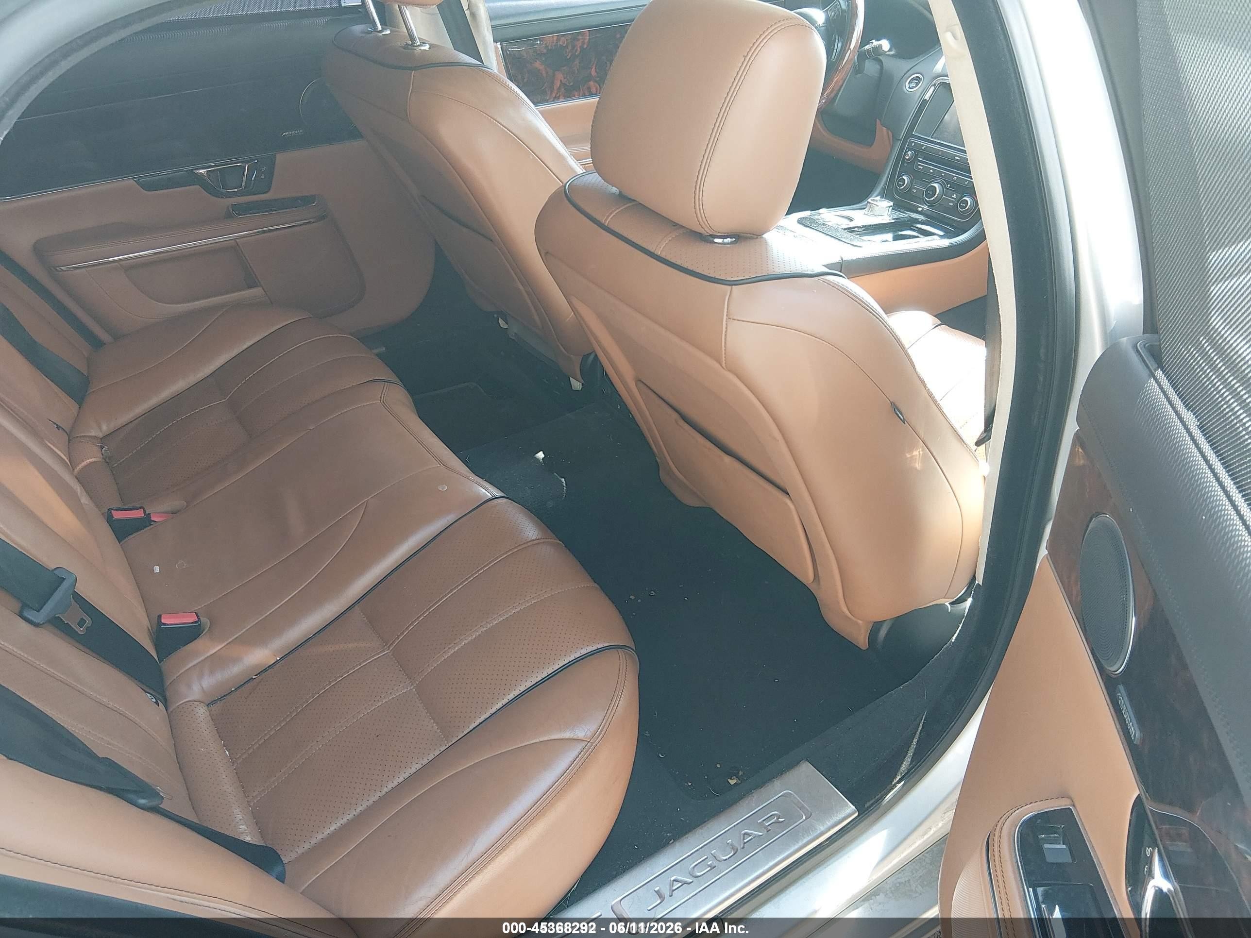 2015 Jaguar Xj Xjl Portfolio Silver vin: SAJWJ2GDXF8V89386