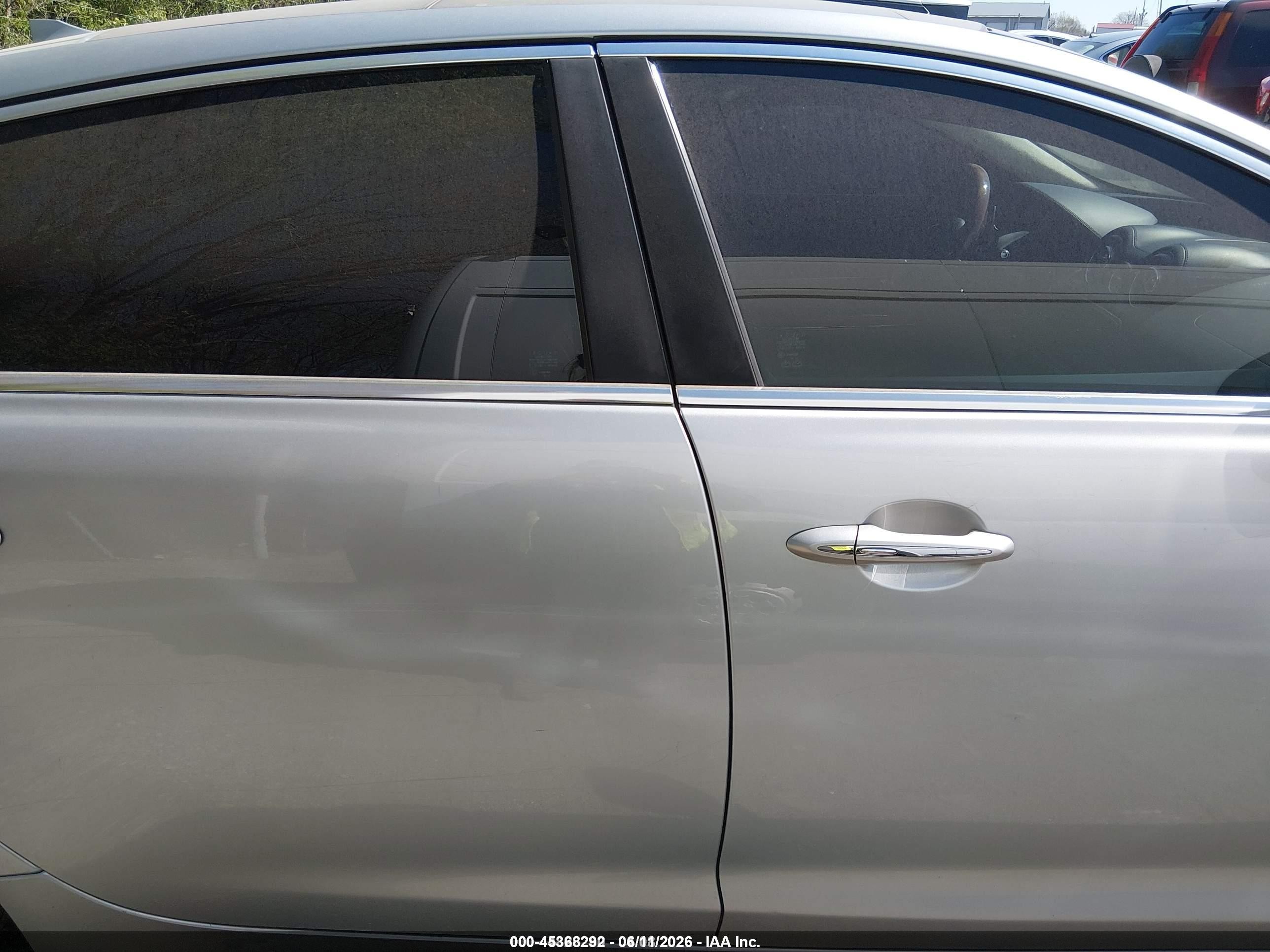 2015 Jaguar Xj Xjl Portfolio Silver vin: SAJWJ2GDXF8V89386
