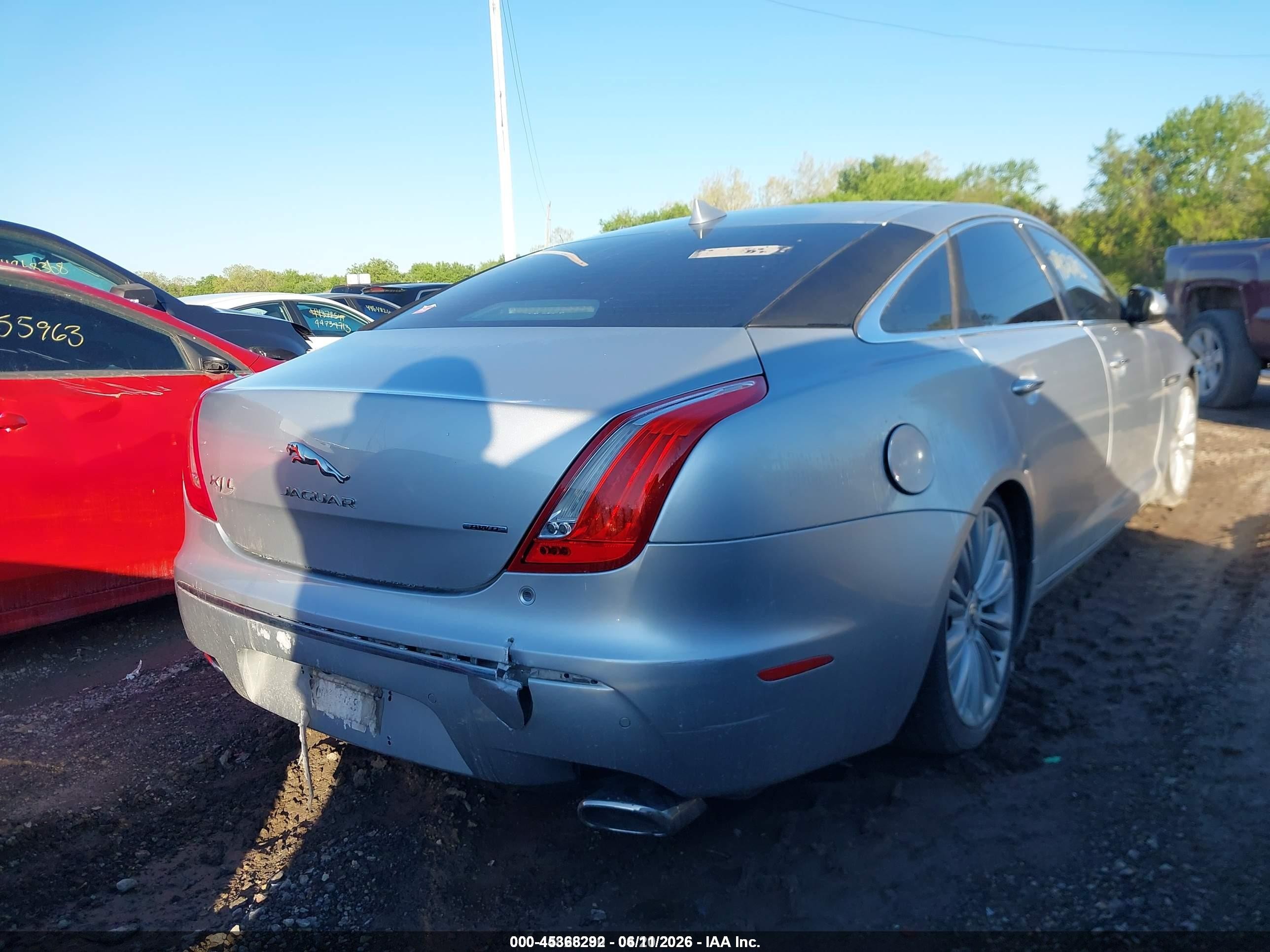 2015 Jaguar Xj Xjl Portfolio Silver vin: SAJWJ2GDXF8V89386