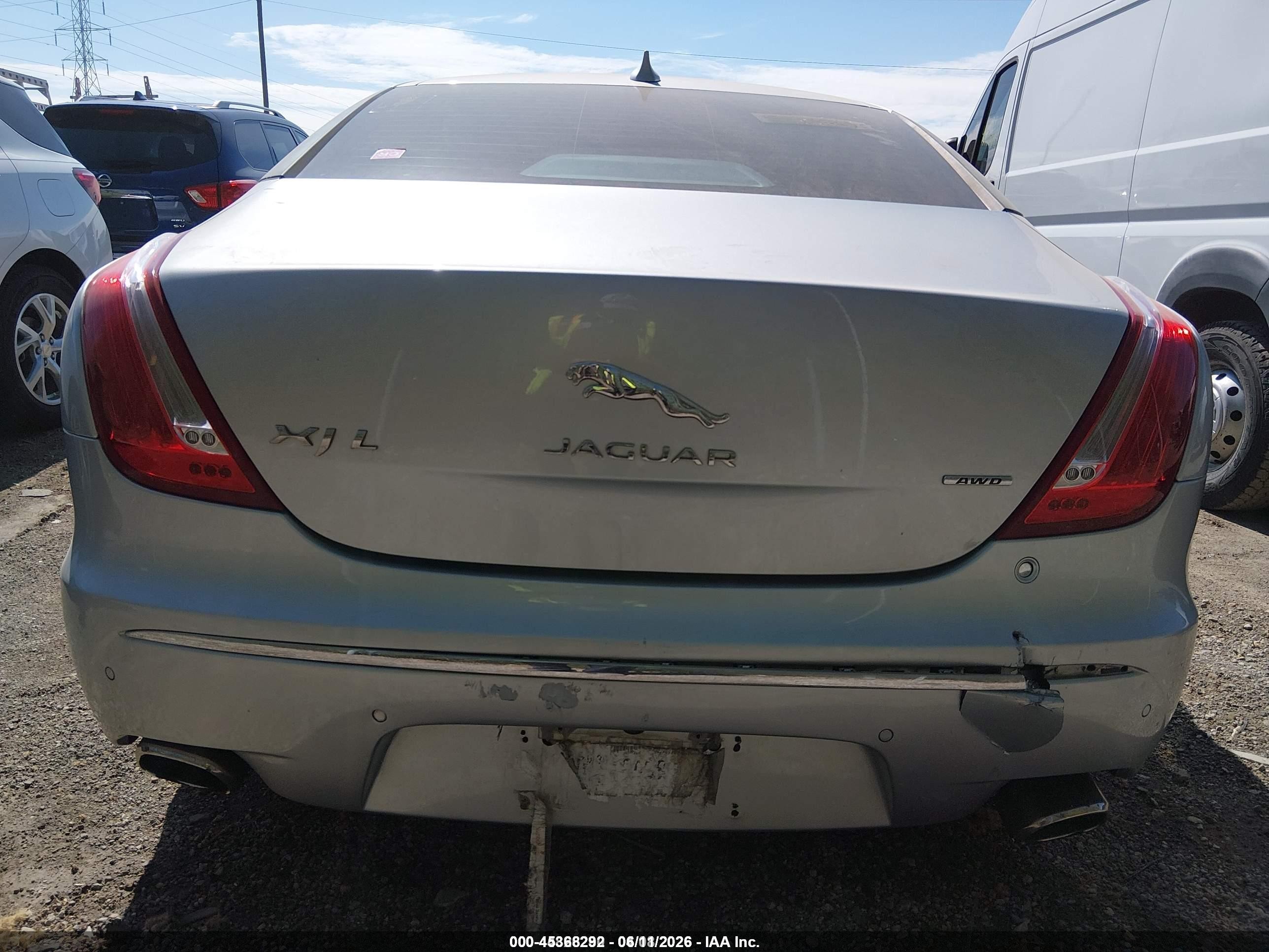 2015 Jaguar Xj Xjl Portfolio Silver vin: SAJWJ2GDXF8V89386