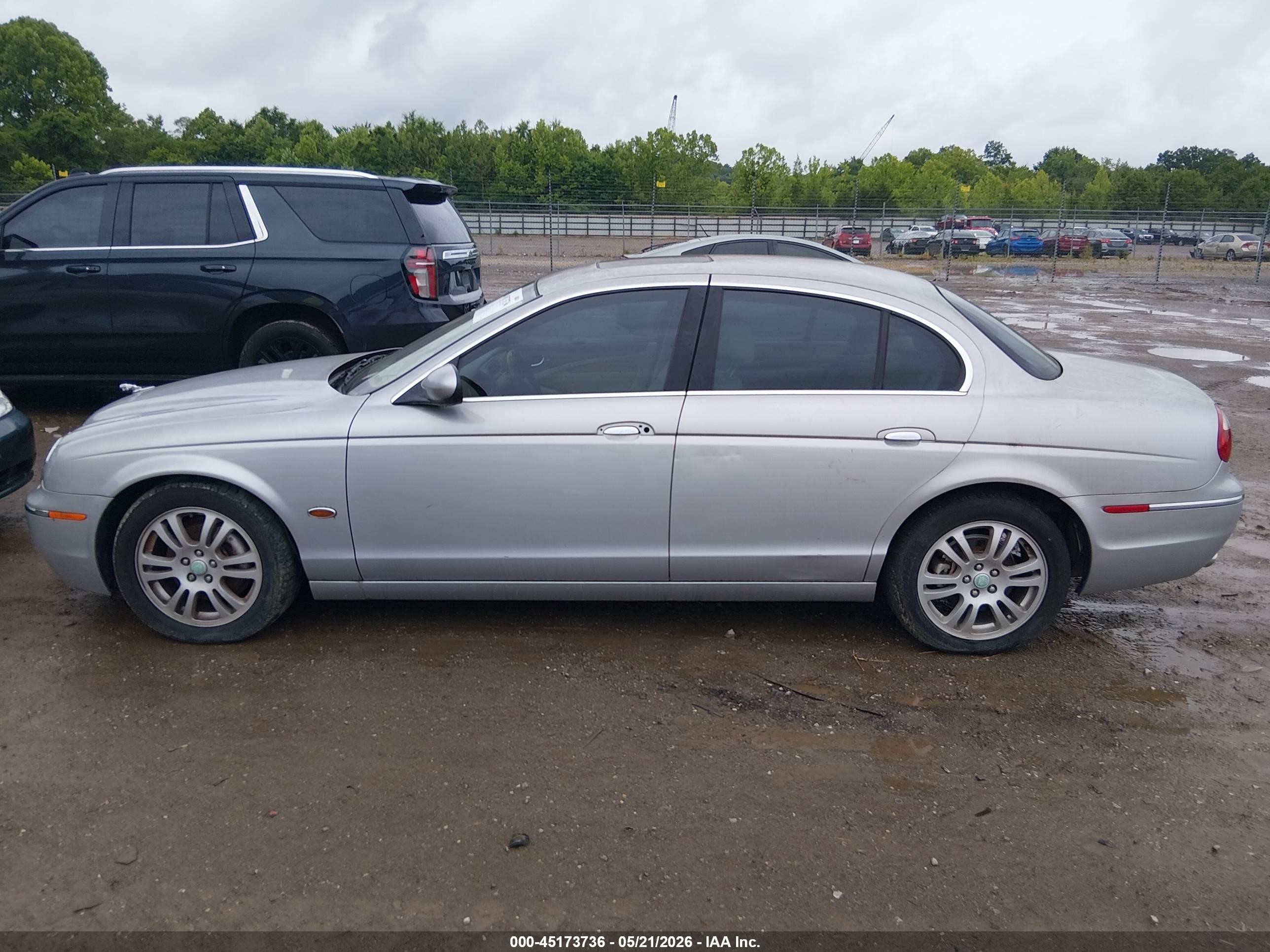 2005 Jaguar S-type   Silver vin: SAJXA01TX5FN31264