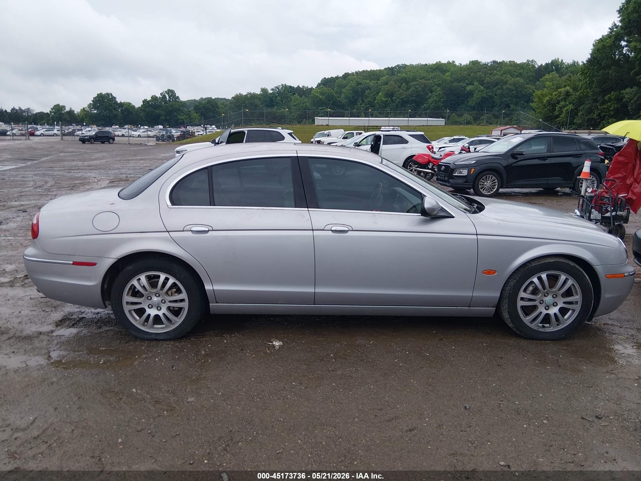 2005 Jaguar S-type   Silver vin: SAJXA01TX5FN31264