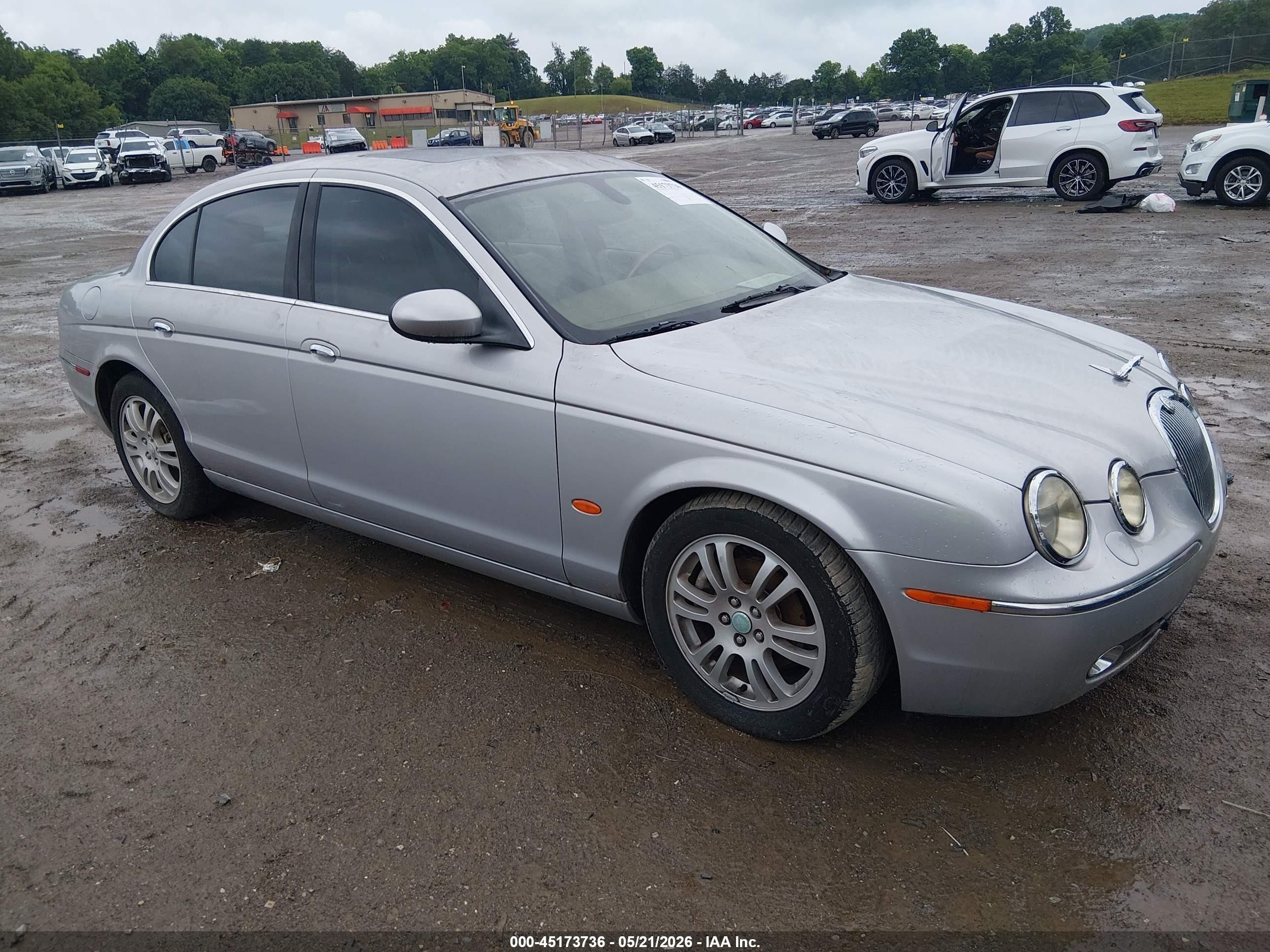 2005 Jaguar S-type   Silver vin: SAJXA01TX5FN31264