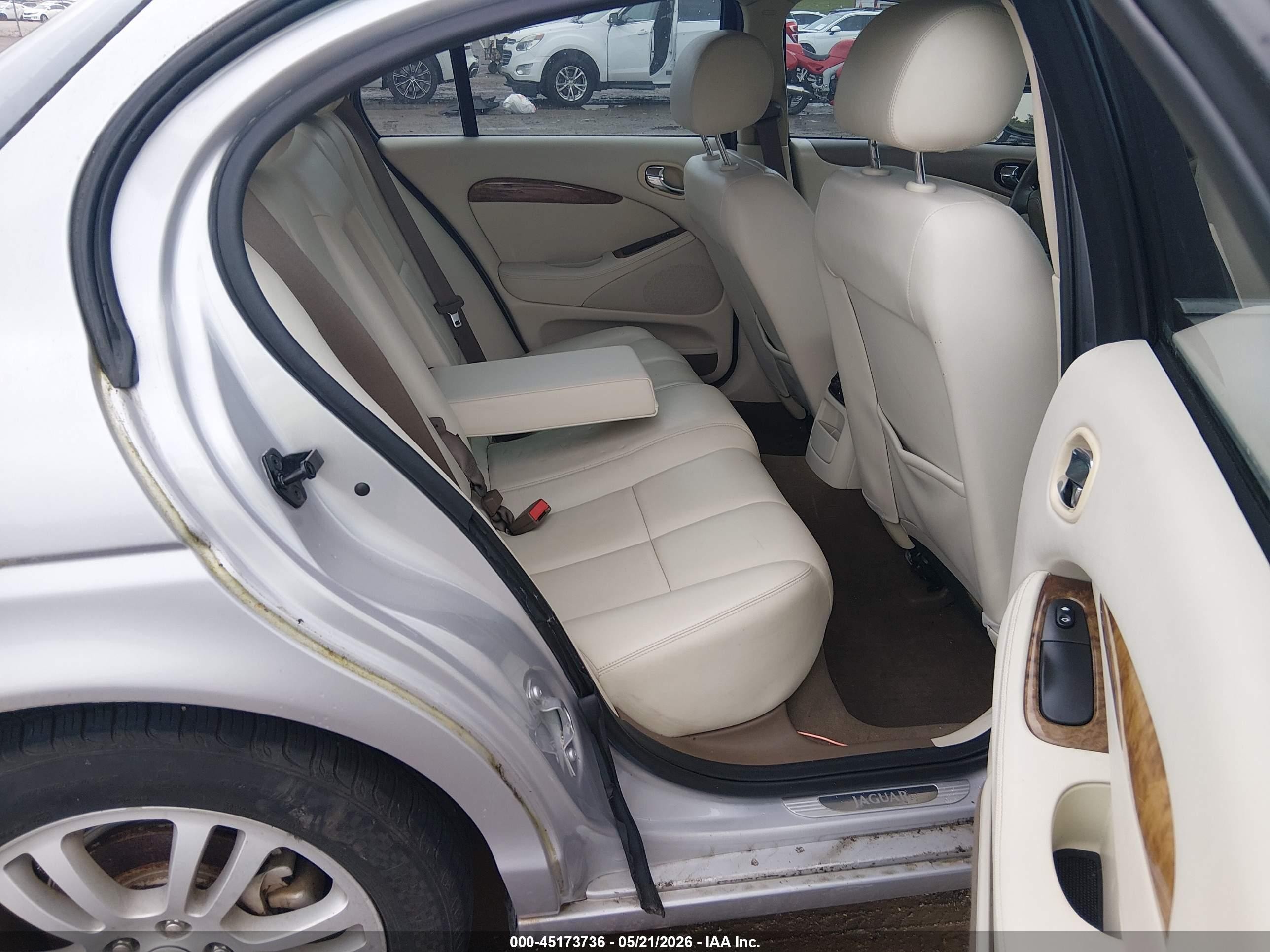 2005 Jaguar S-type   Silver vin: SAJXA01TX5FN31264