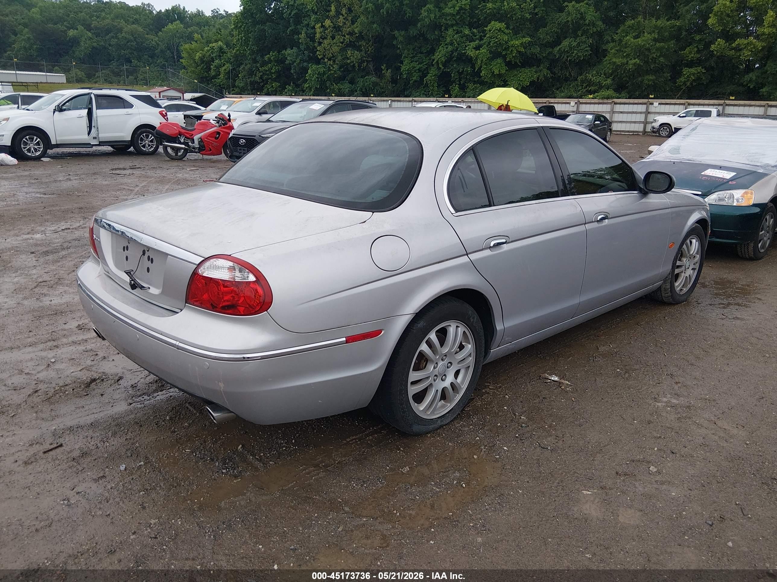 2005 Jaguar S-type   Silver vin: SAJXA01TX5FN31264