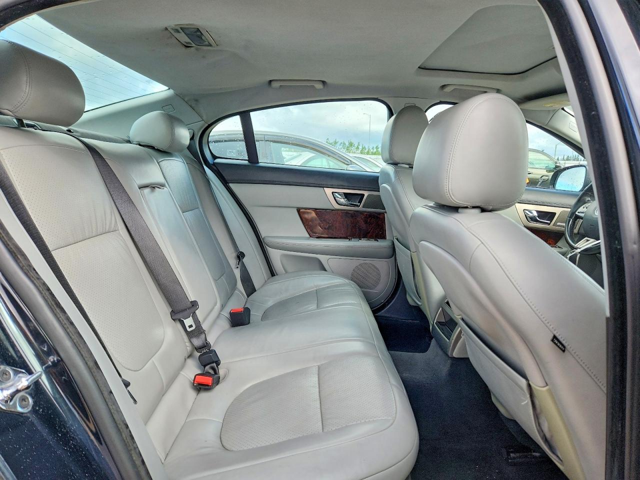 2009 Jaguar Xf Black vin: SAJXA06B99HR21783