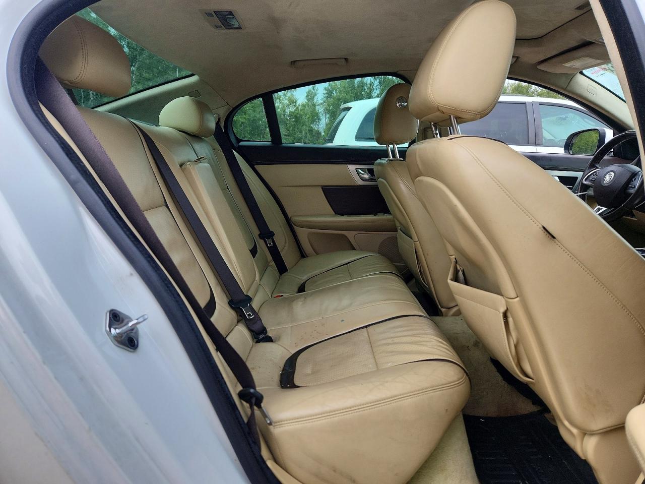 2013 Jaguar Xf White vin: SAJXJ0EF9D8S79059