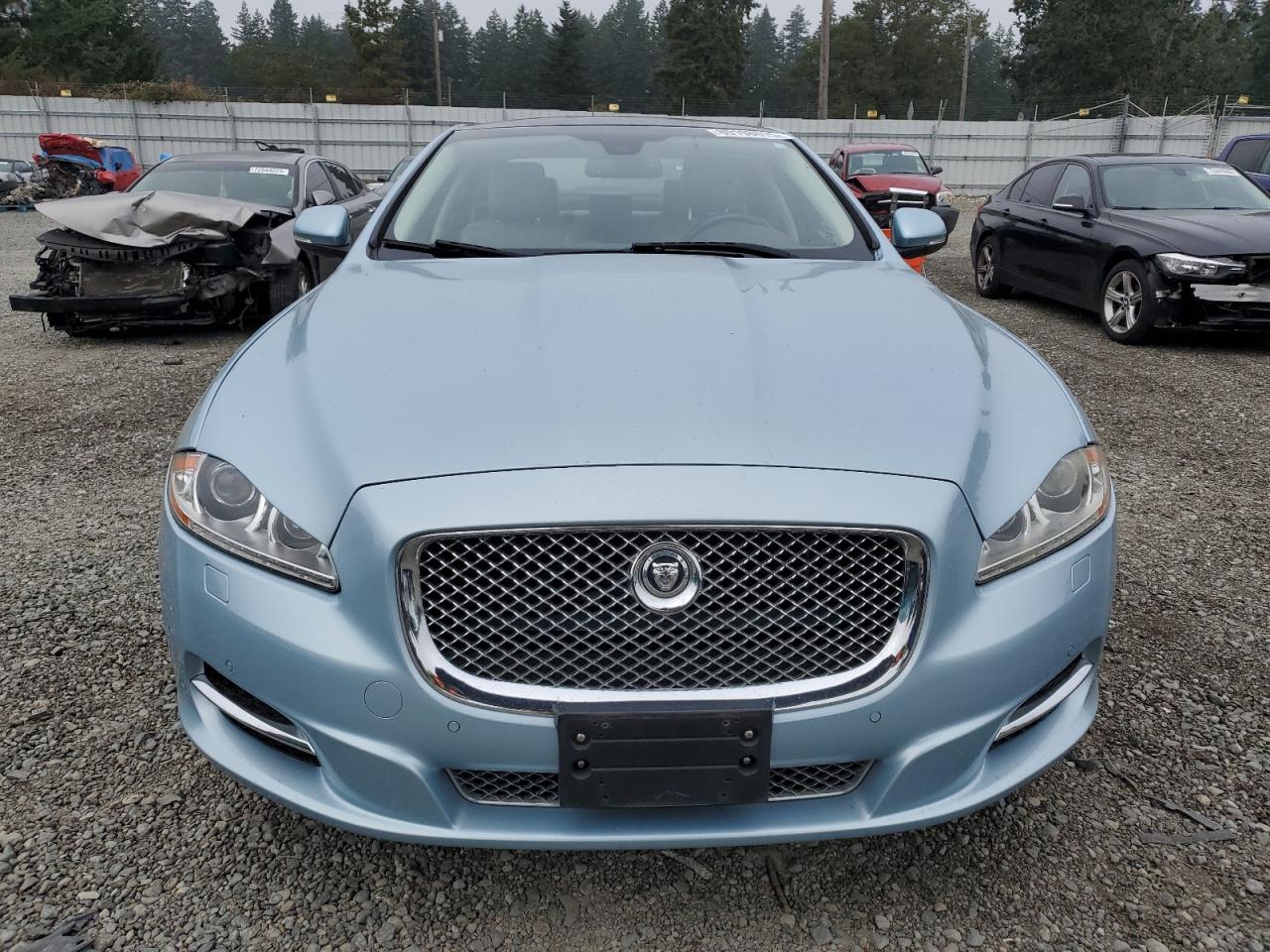 2013 Jaguar Xj Blue vin: SAJXJ1CDXD8V48337