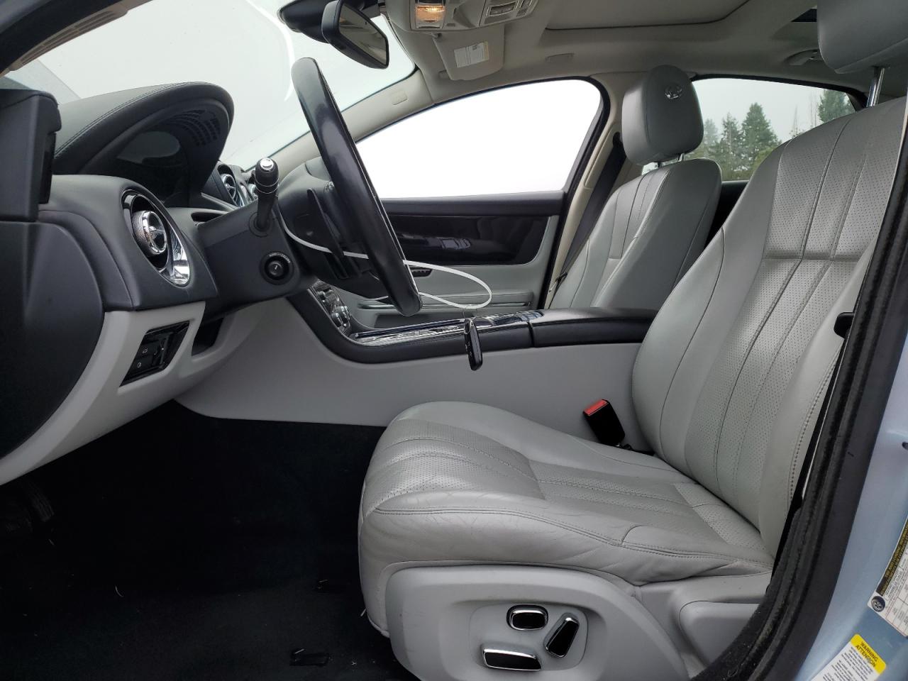 2013 Jaguar Xj Blue vin: SAJXJ1CDXD8V48337