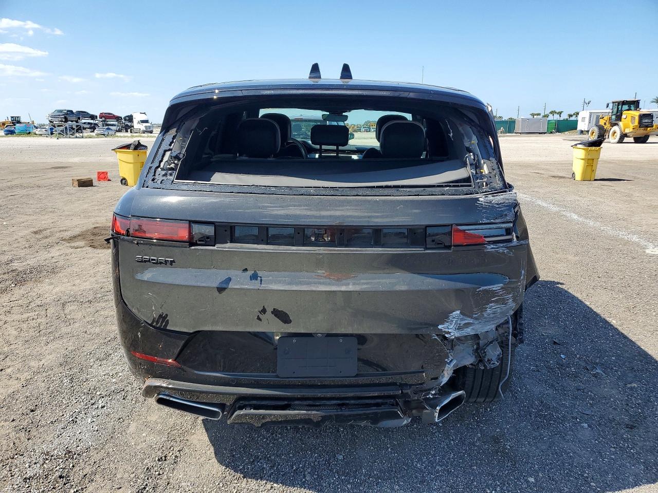 2025 Land Rover Range Rover Sport Dynamic Se Black vin: SAL1L9E42SA474078