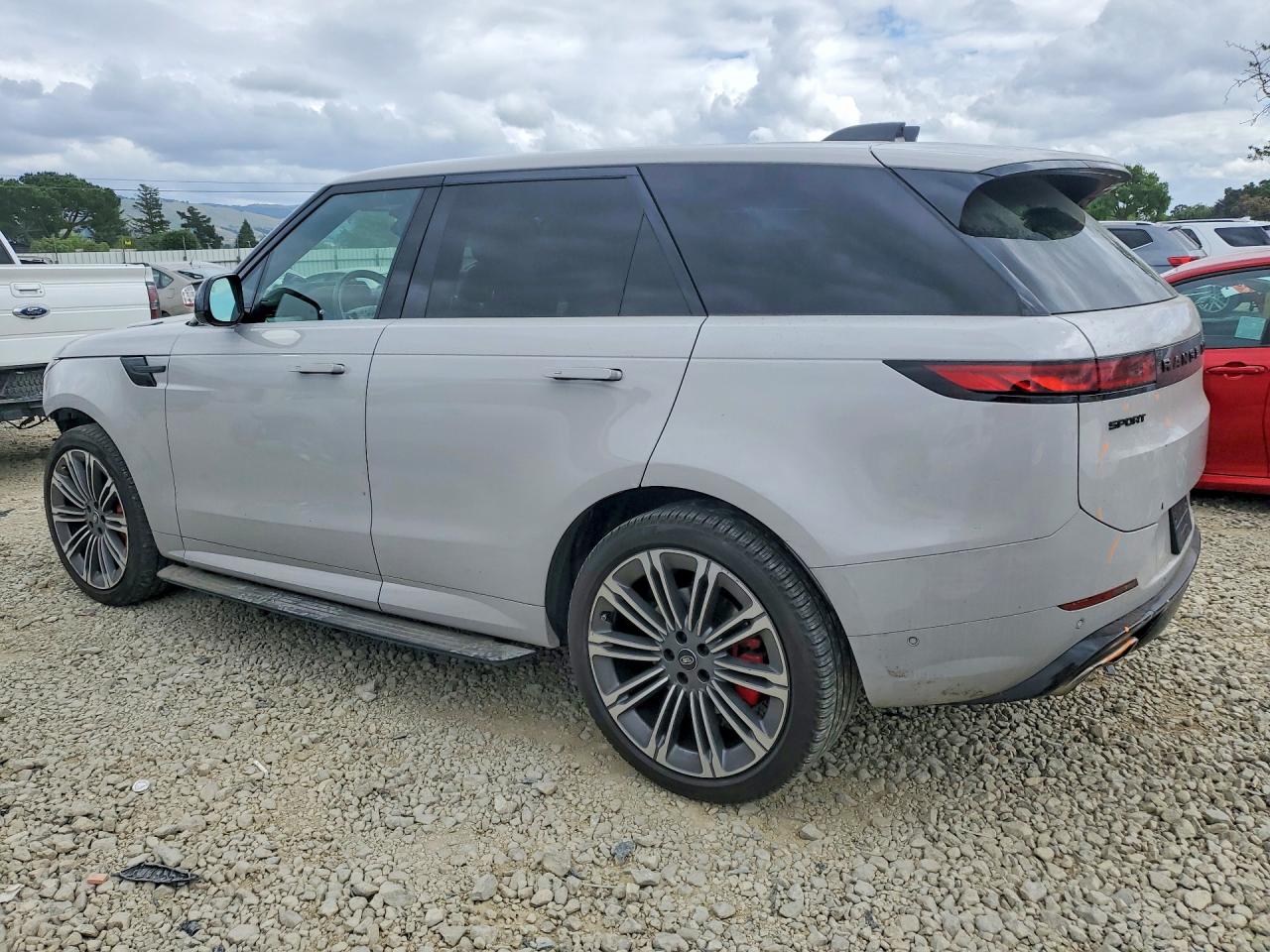 2024 Land Rover Range Rover Sport Dynamic Se Gray vin: SAL1L9FU3RA413041