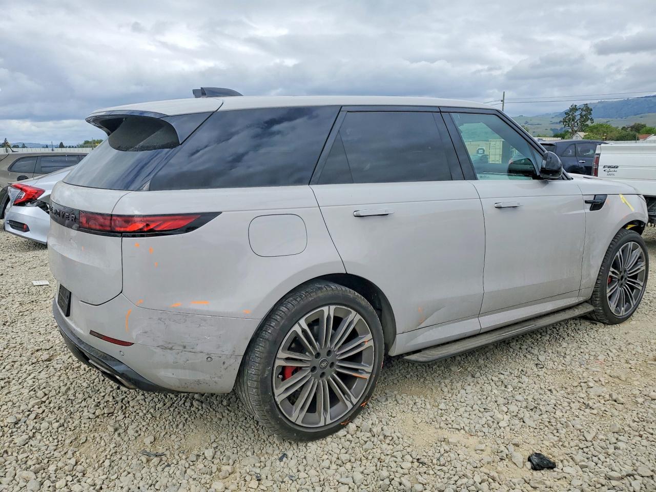 2024 Land Rover Range Rover Sport Dynamic Se Gray vin: SAL1L9FU3RA413041