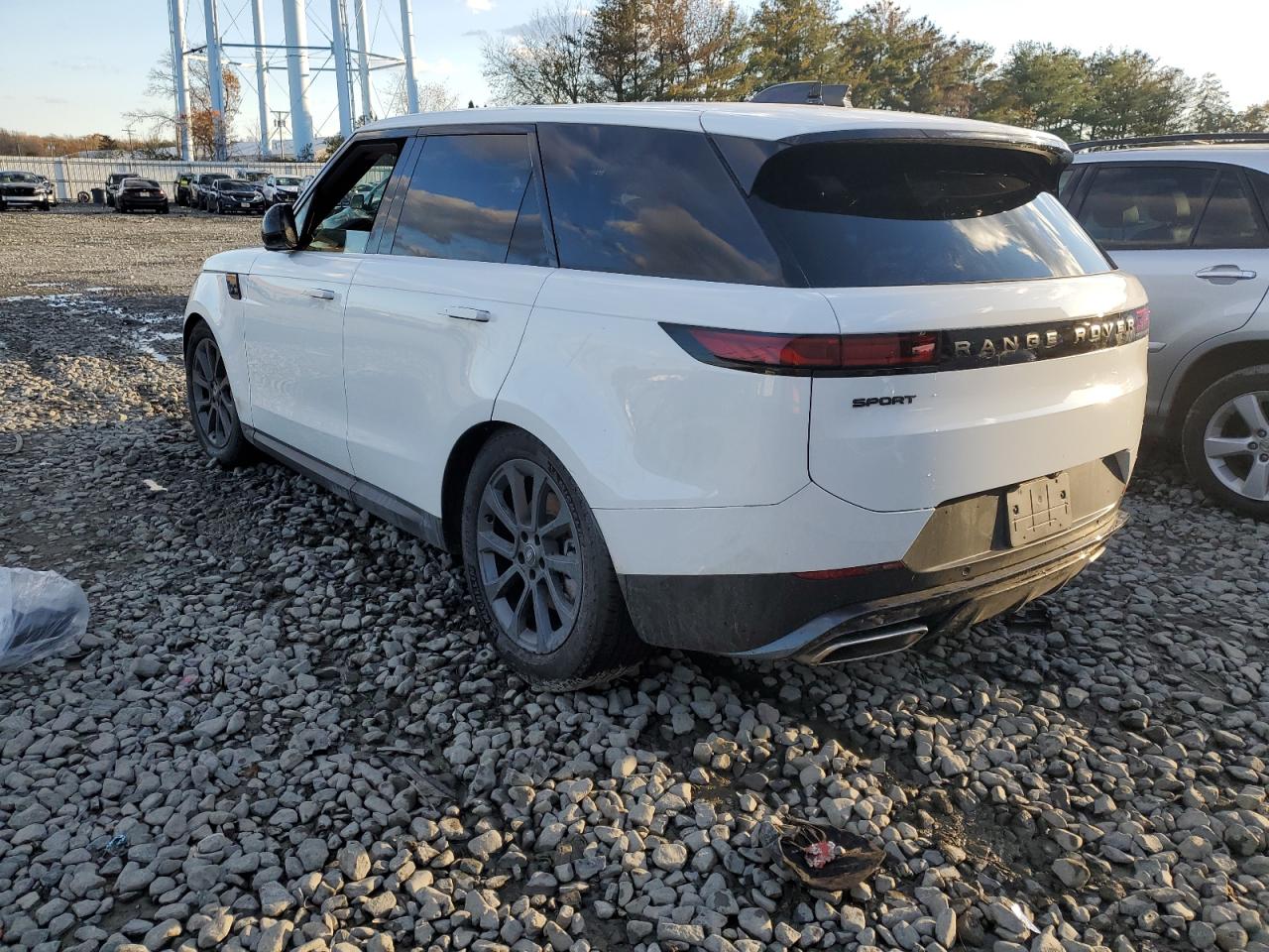 2024 Land Rover Range Rover Sport Se White vin: SAL1P9EU9RA180854