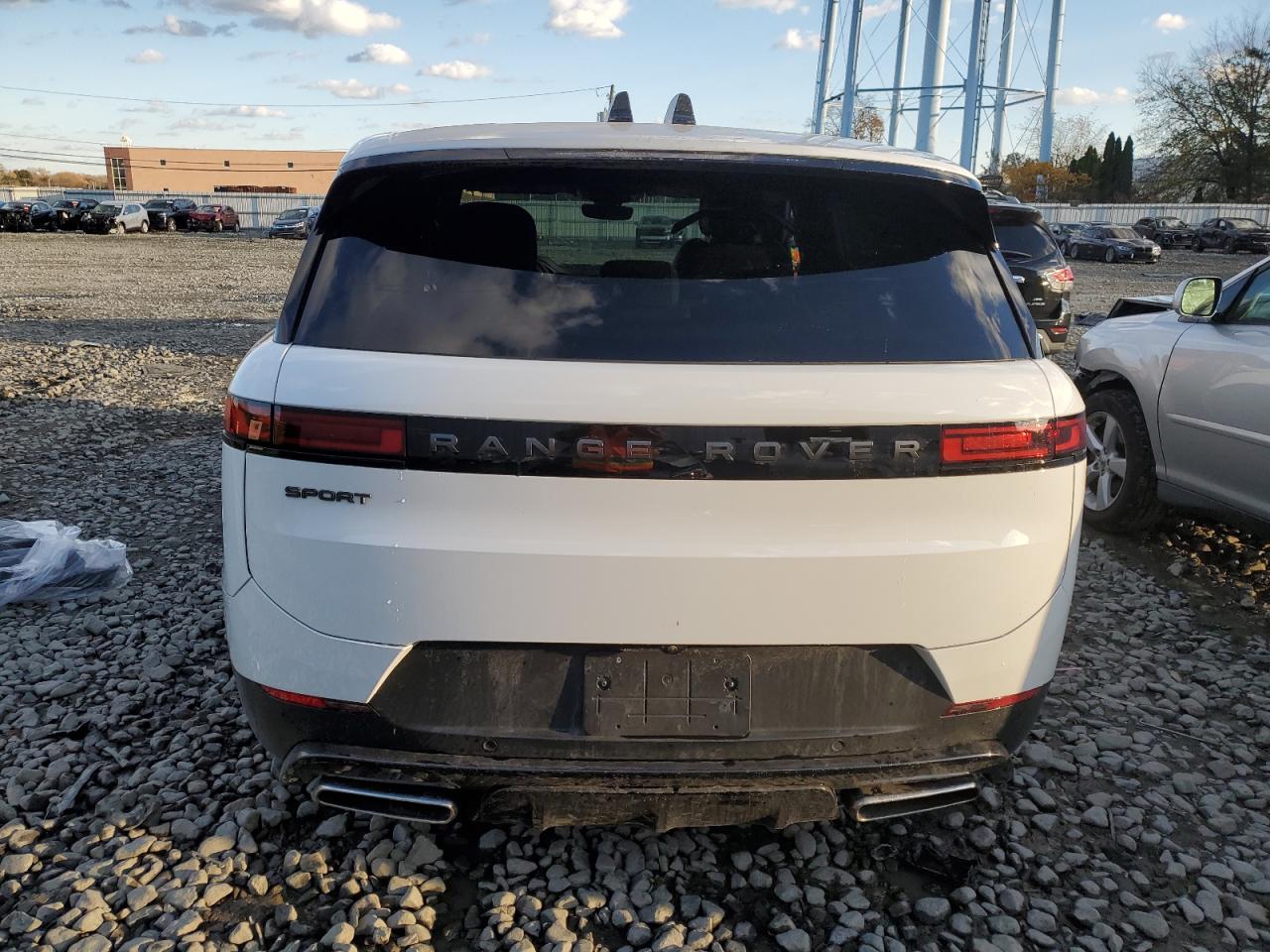 2024 Land Rover Range Rover Sport Se White vin: SAL1P9EU9RA180854