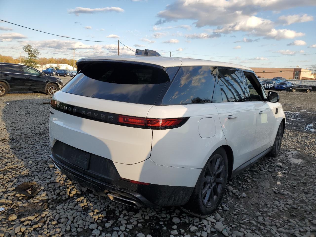 2024 Land Rover Range Rover Sport Se White vin: SAL1P9EU9RA180854