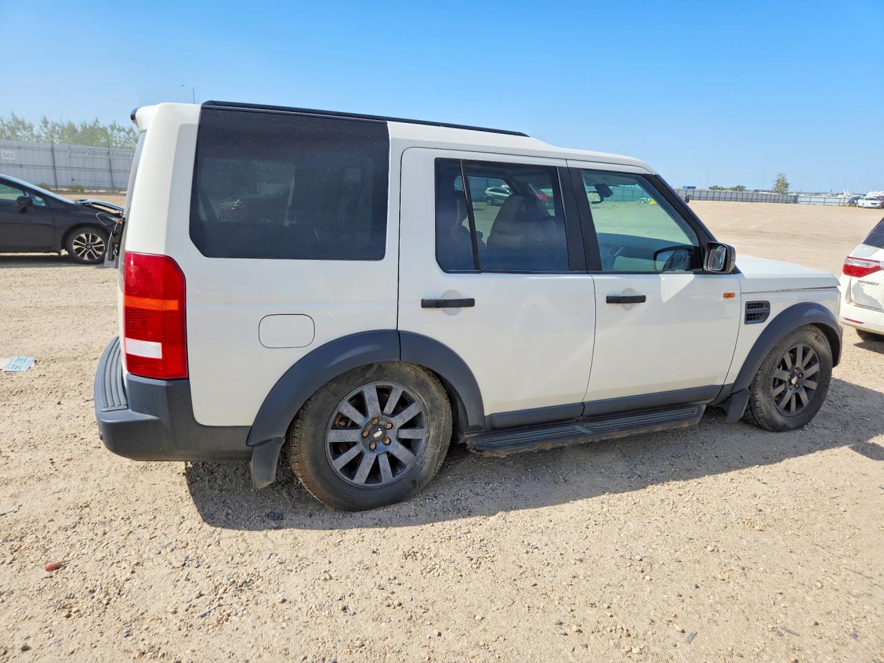 2005 Land Rover Lr3 White vin: SALAA254X5A304567