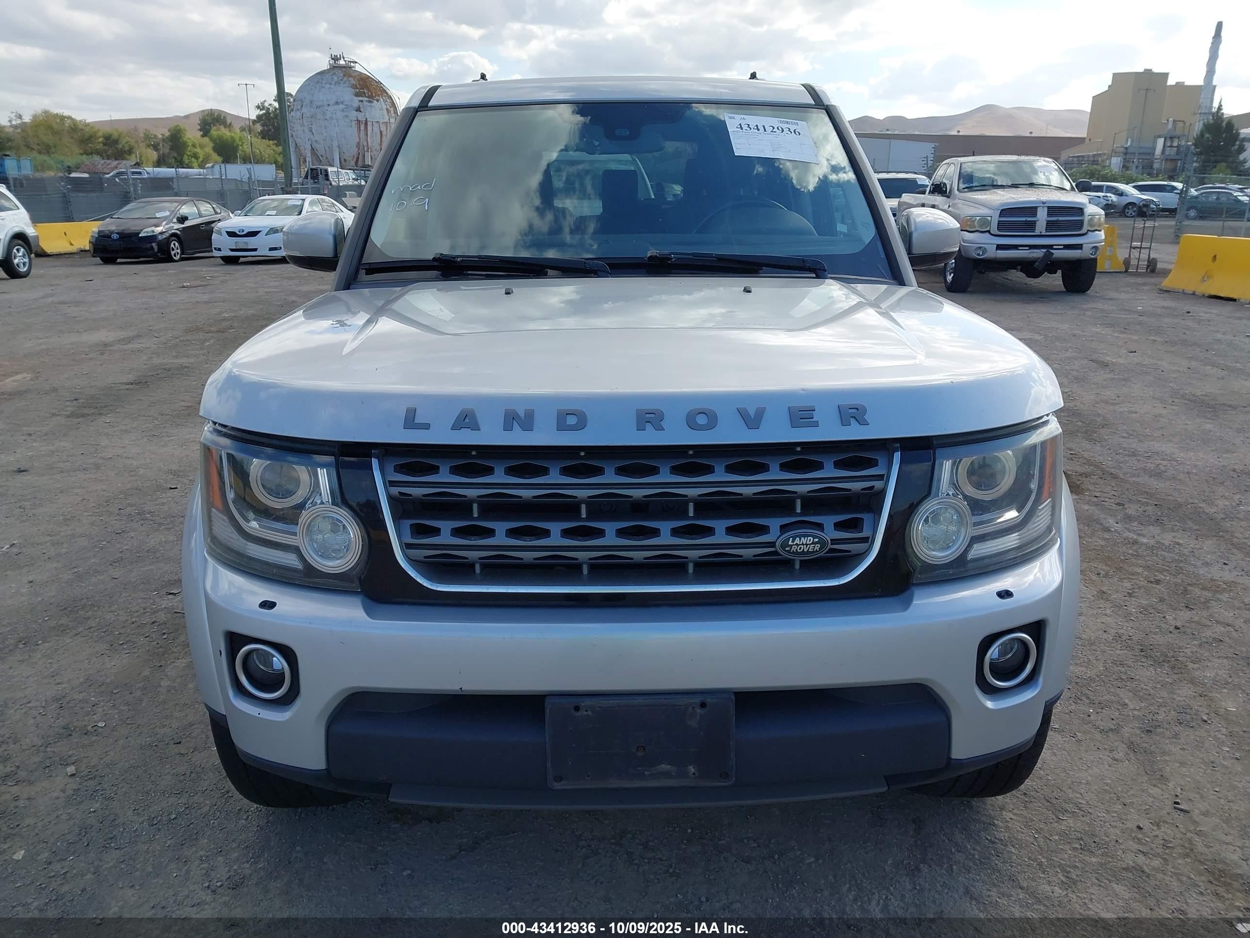 2015 Land Rover Lr4   Silver vin: SALAC2V65FA744869