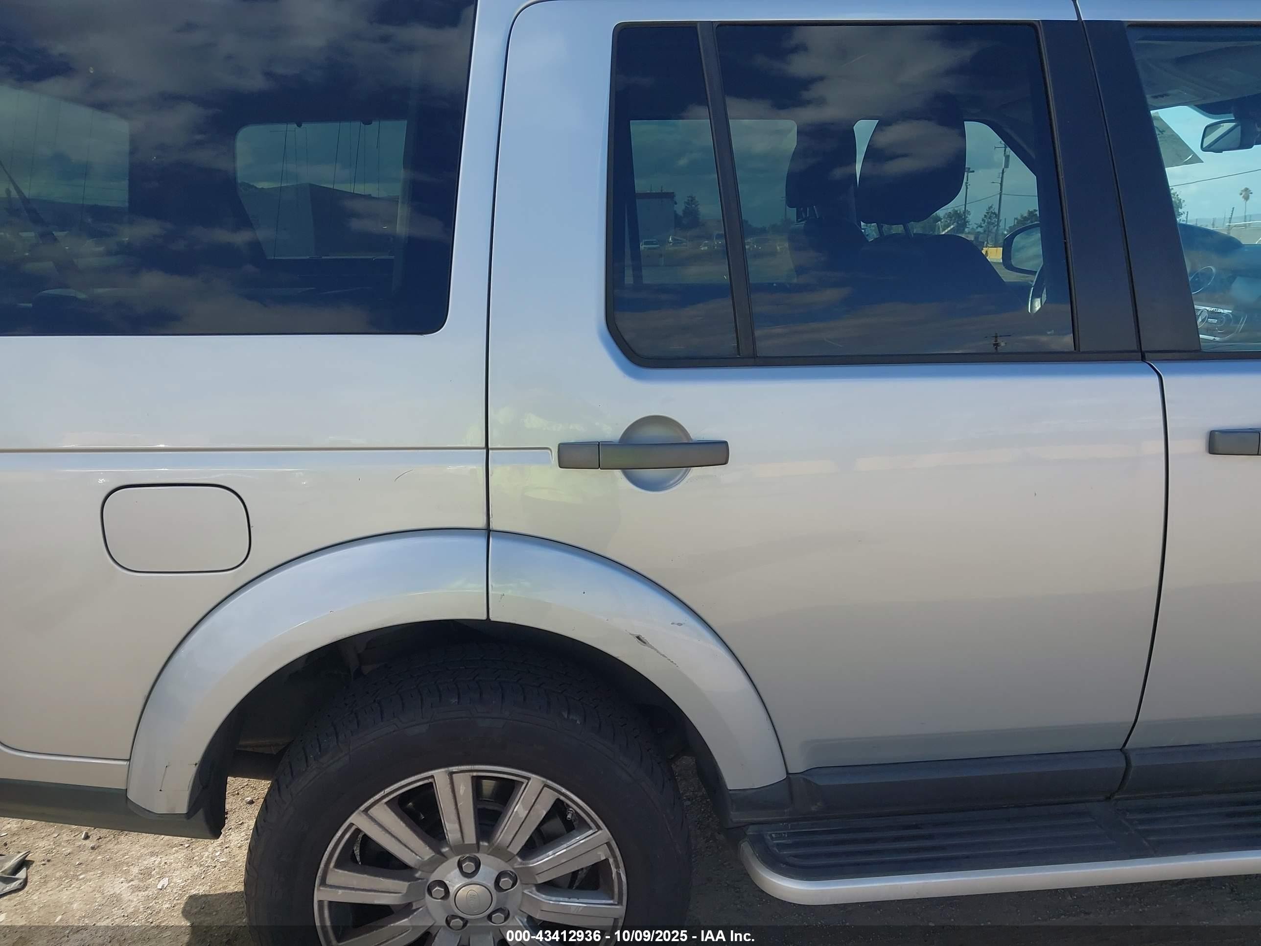 2015 Land Rover Lr4   Silver vin: SALAC2V65FA744869