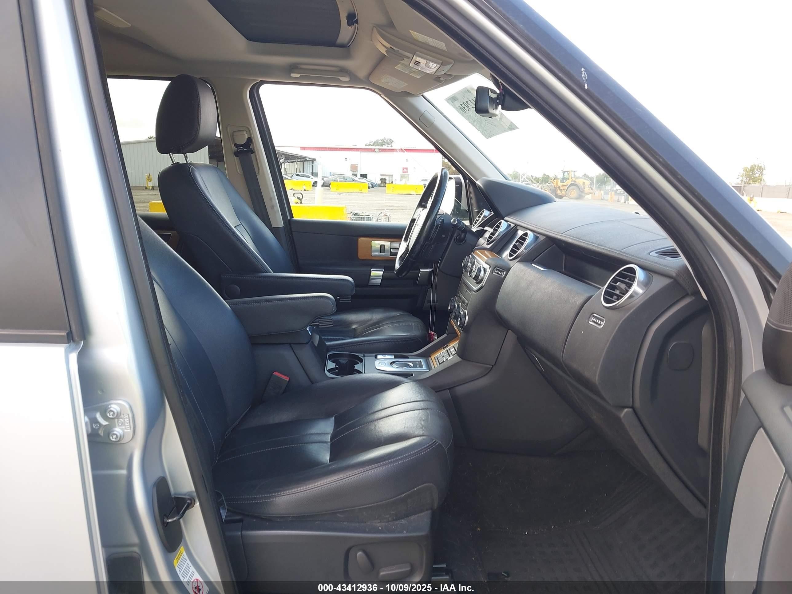 2015 Land Rover Lr4   Silver vin: SALAC2V65FA744869