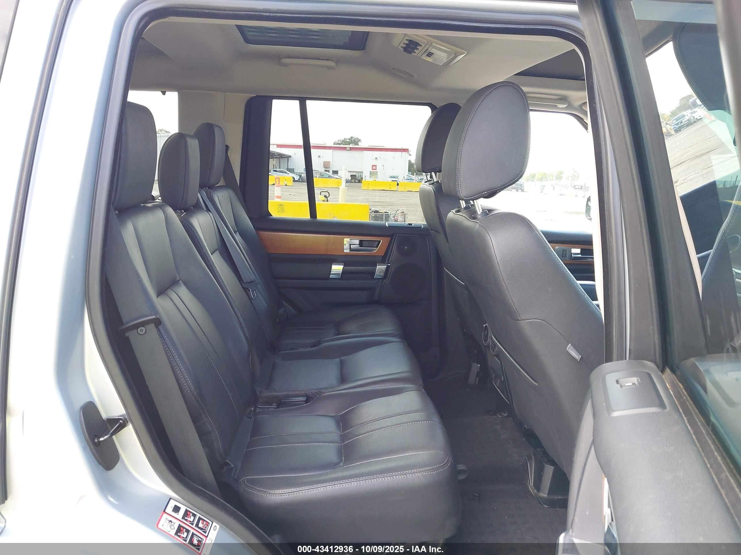 2015 Land Rover Lr4   Silver vin: SALAC2V65FA744869