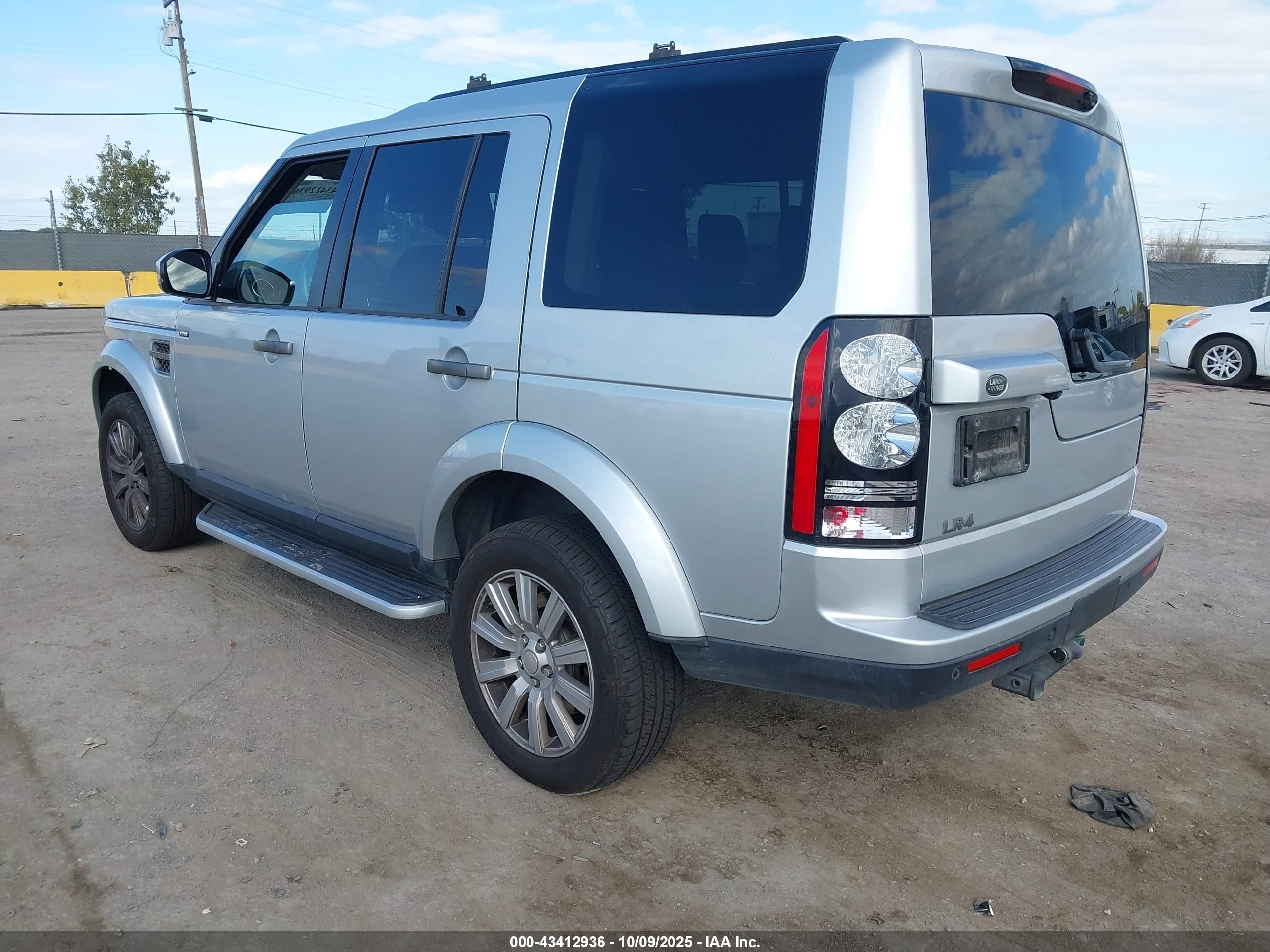 2015 Land Rover Lr4   Silver vin: SALAC2V65FA744869