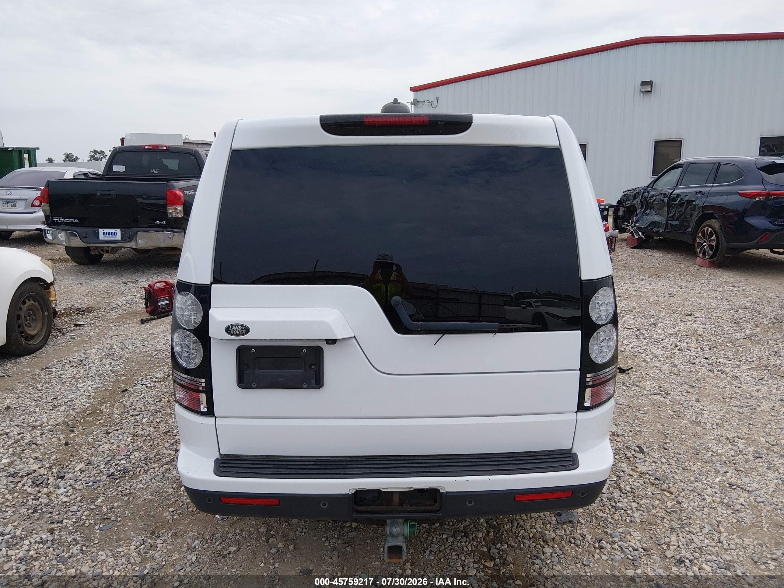 2015 Land Rover Lr4   Белый vin: SALAC2V65FA767035