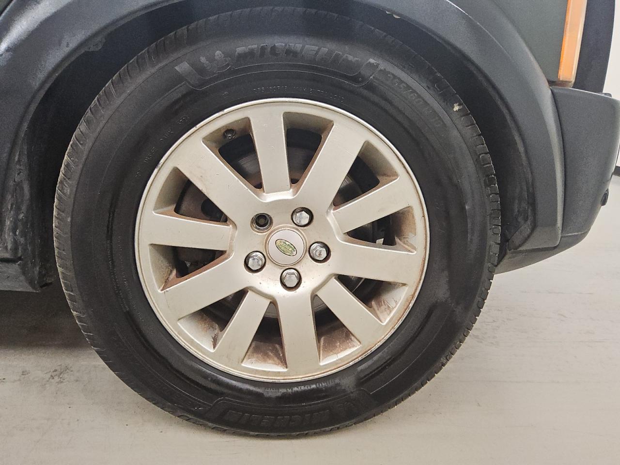 2008 Land Rover Lr3 Hse Green vin: SALAG25428A489975 Damage: Right Front Wheel, Curb Rash, > 12 Inches