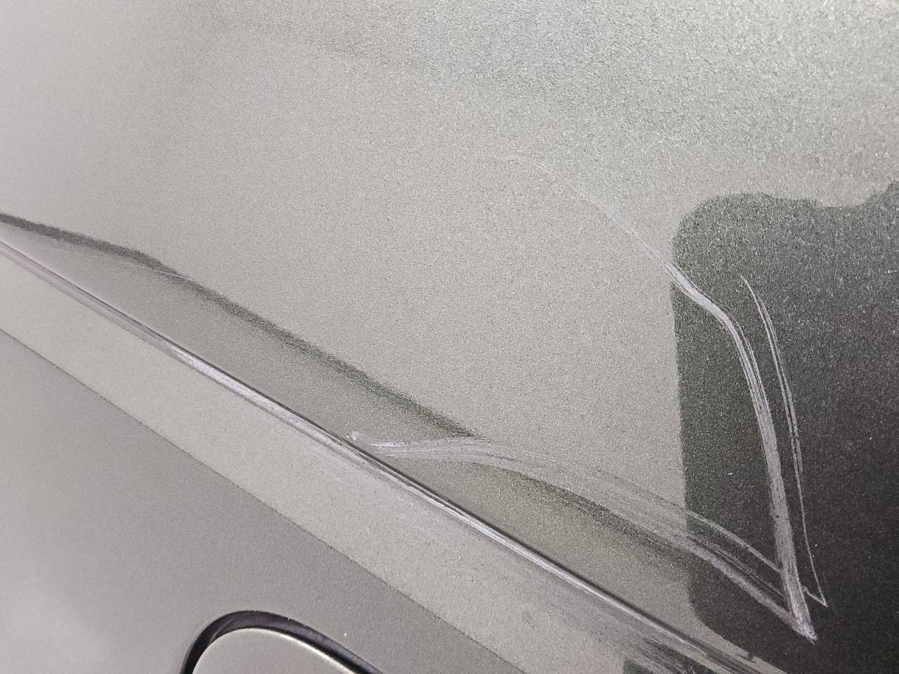 2008 Land Rover Lr3 Hse Green vin: SALAG25428A489975 Damage: Right Qtr Panel, Heavy Scratch, > 12 Inches