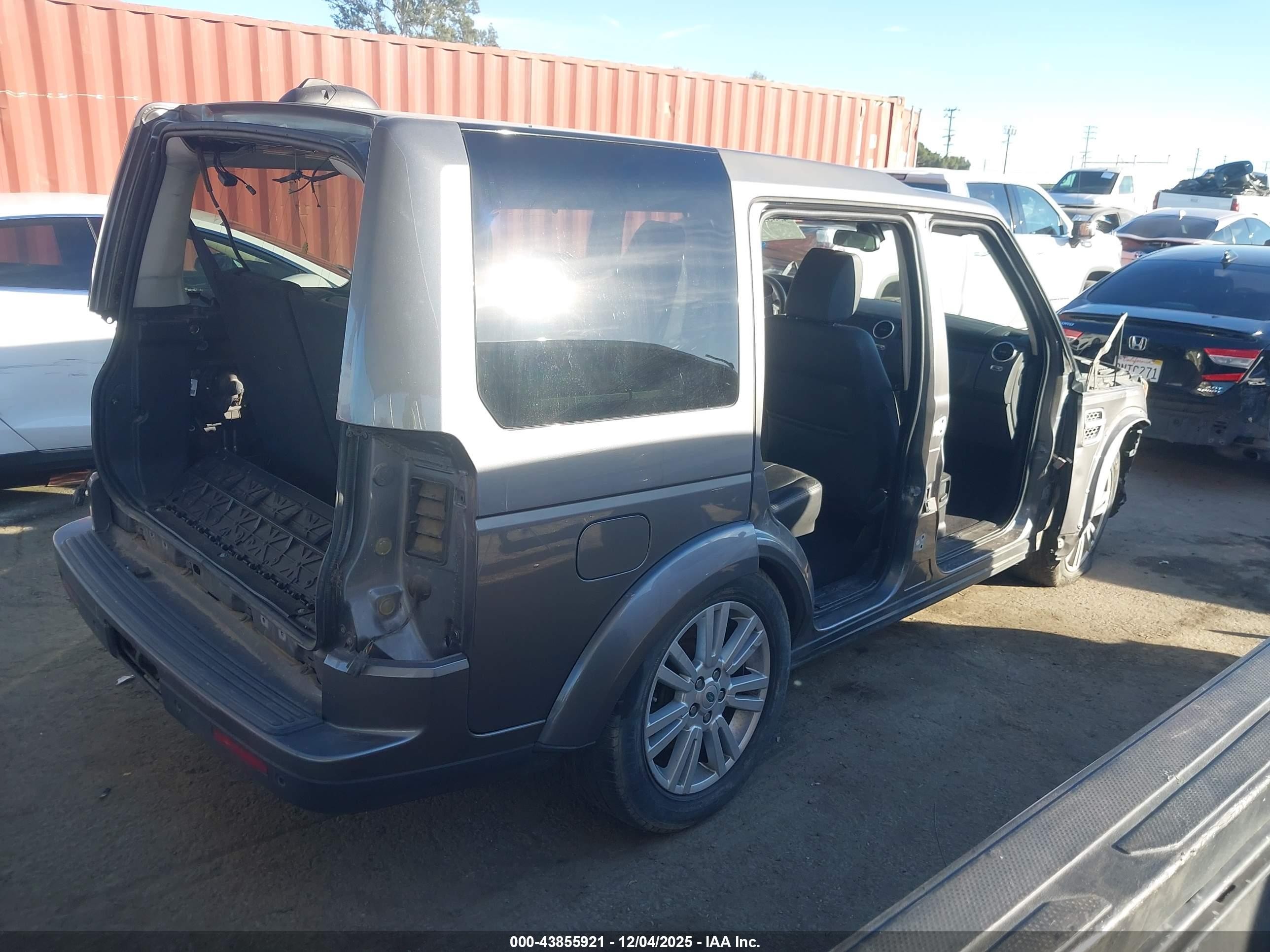 2011 Land Rover Lr4   Gray vin: SALAG2D40BA559336