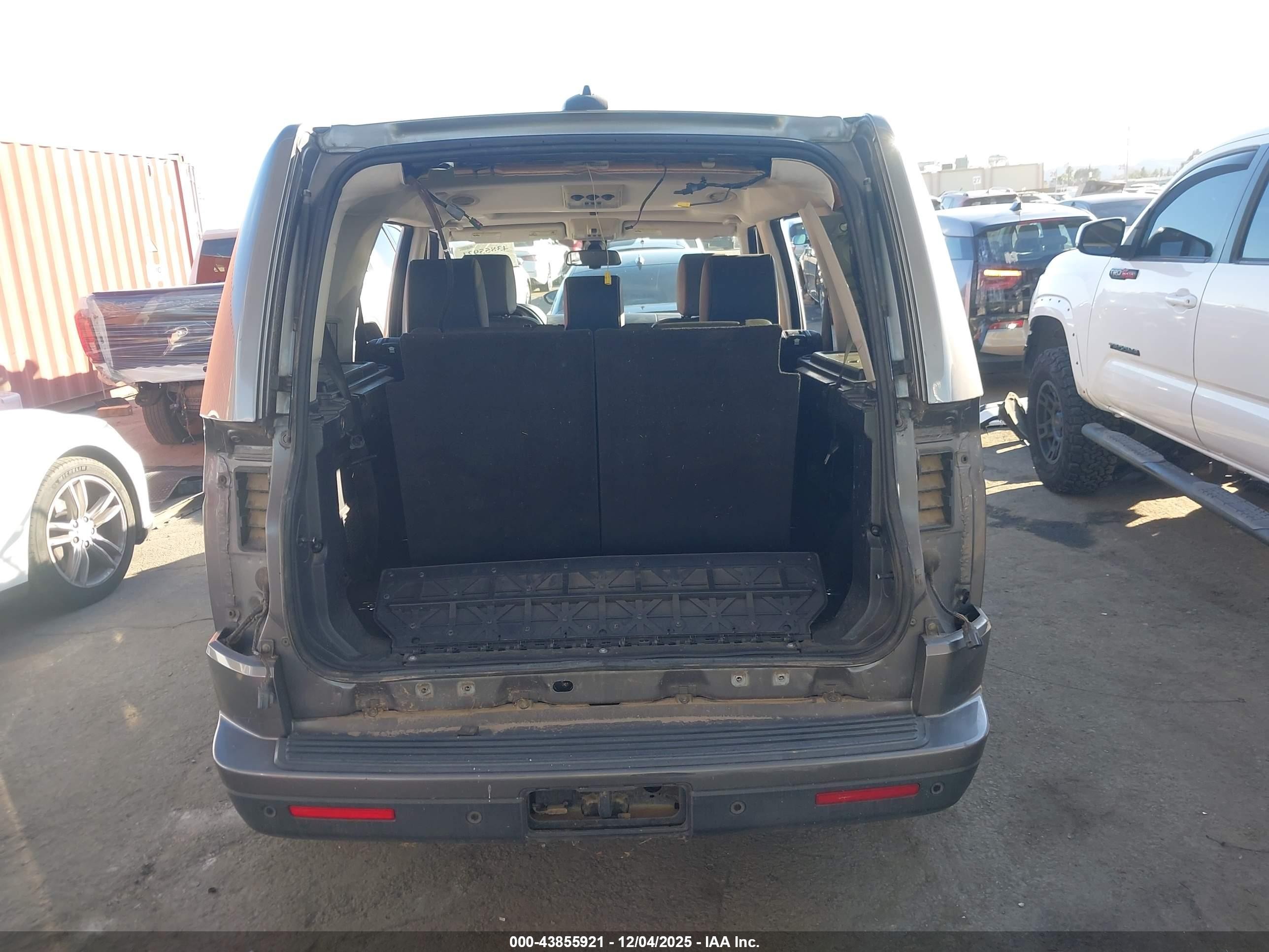 2011 Land Rover Lr4   Gray vin: SALAG2D40BA559336