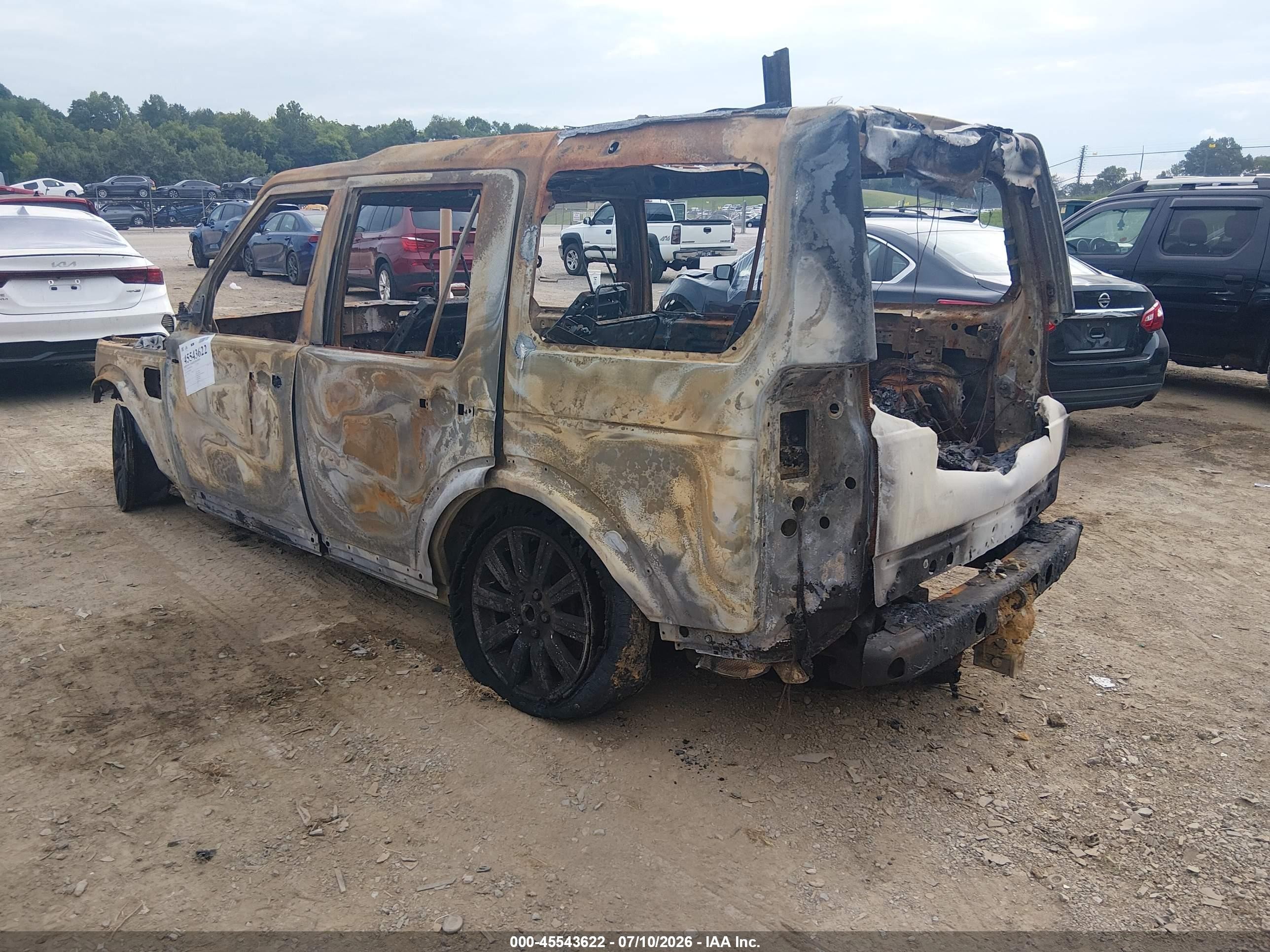 2013 Land Rover Lr4   Черный vin: SALAG2D40DA683545