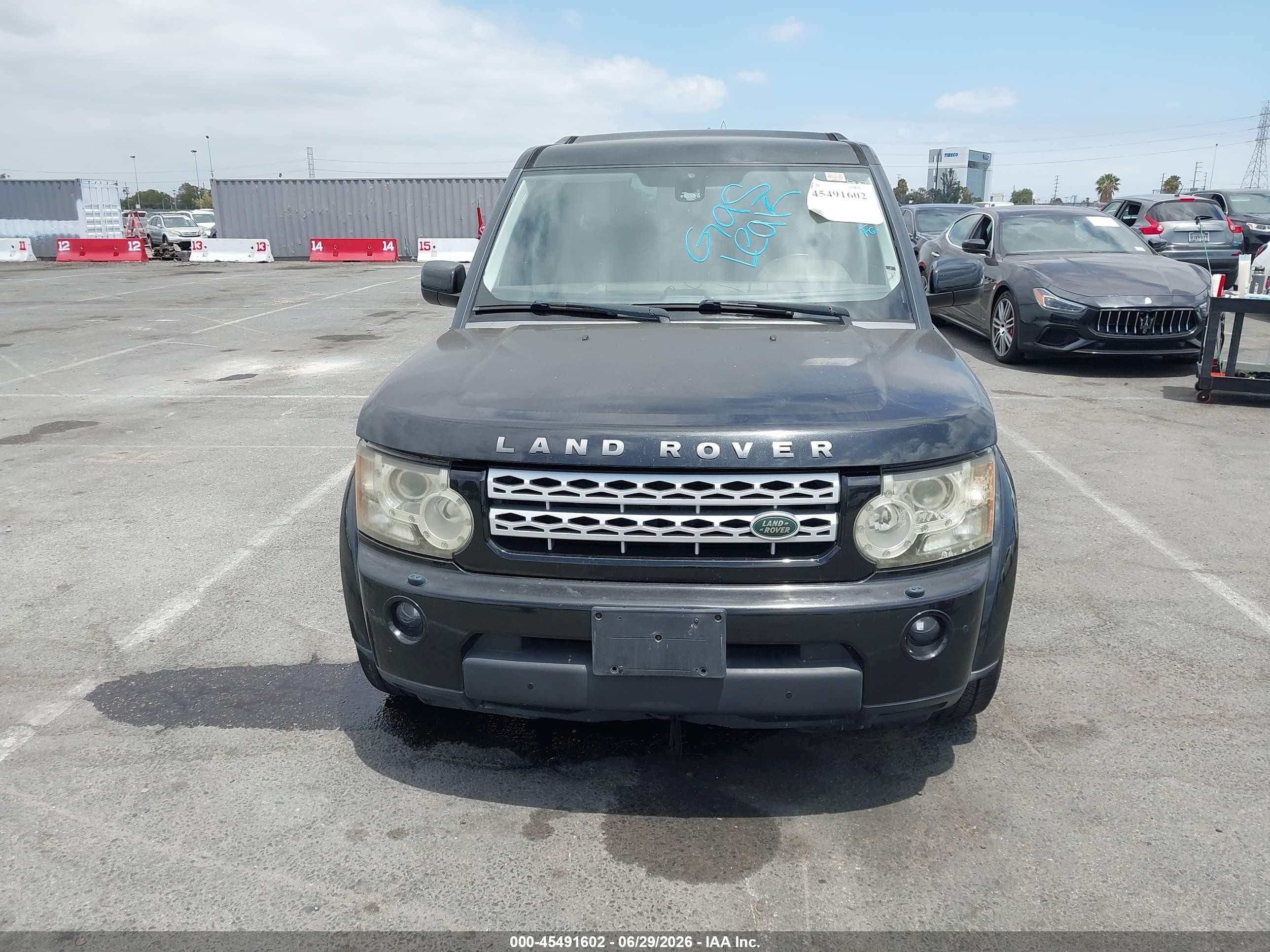 2013 Land Rover Lr4   Черный vin: SALAG2D43DA662625