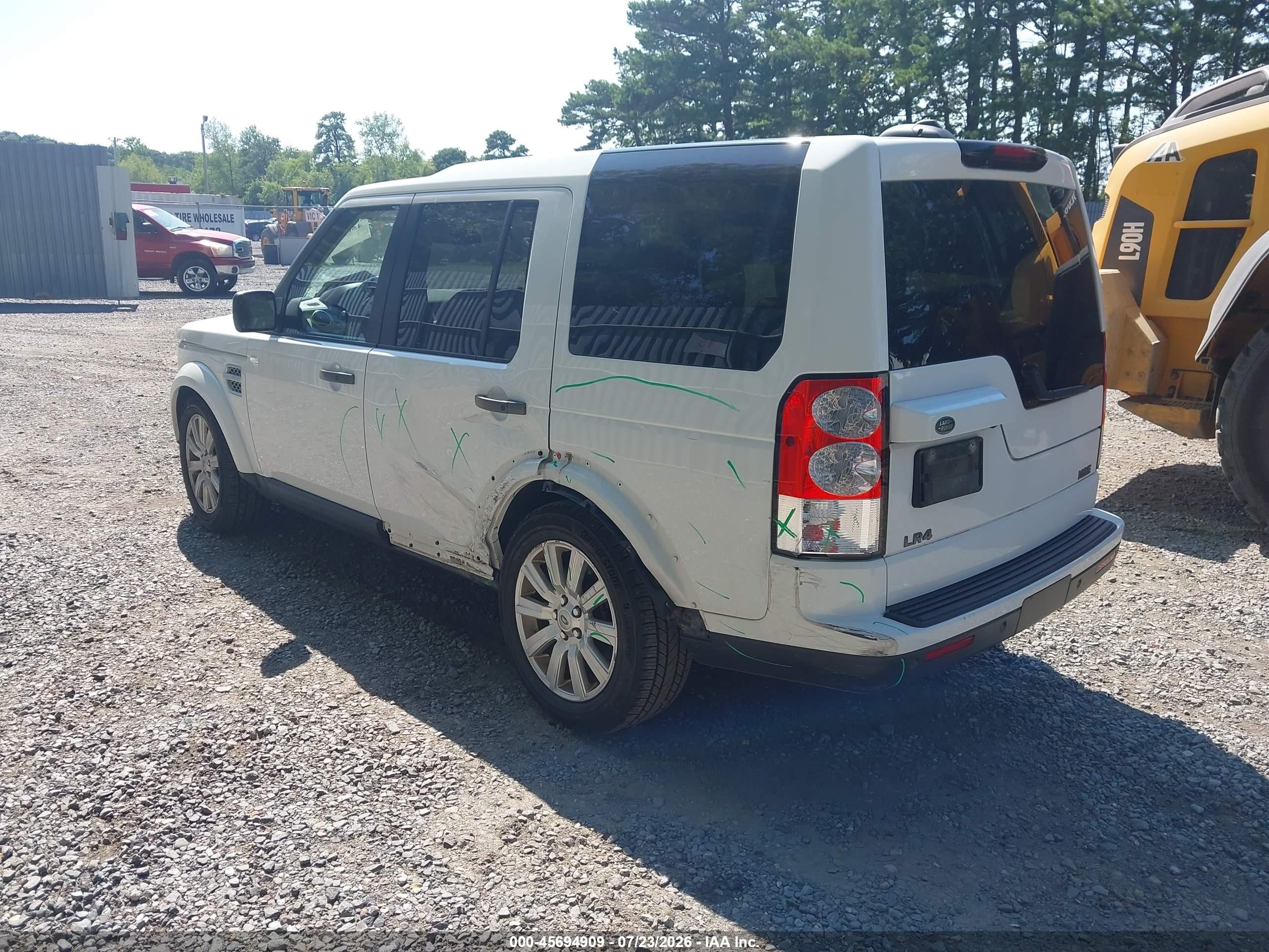 2013 Land Rover Lr4 White vin: SALAG2D44DA670992