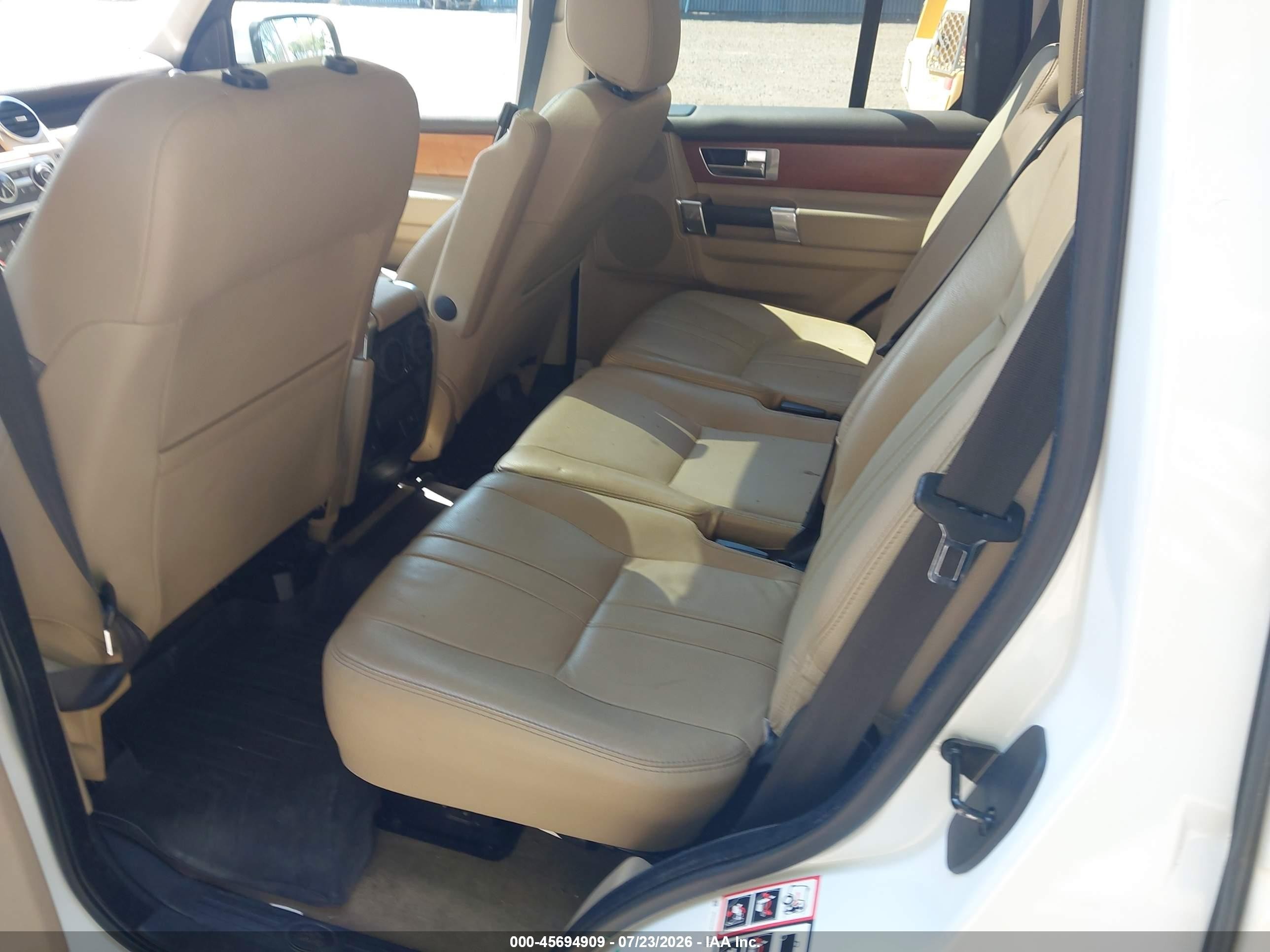 2013 Land Rover Lr4 White vin: SALAG2D44DA670992