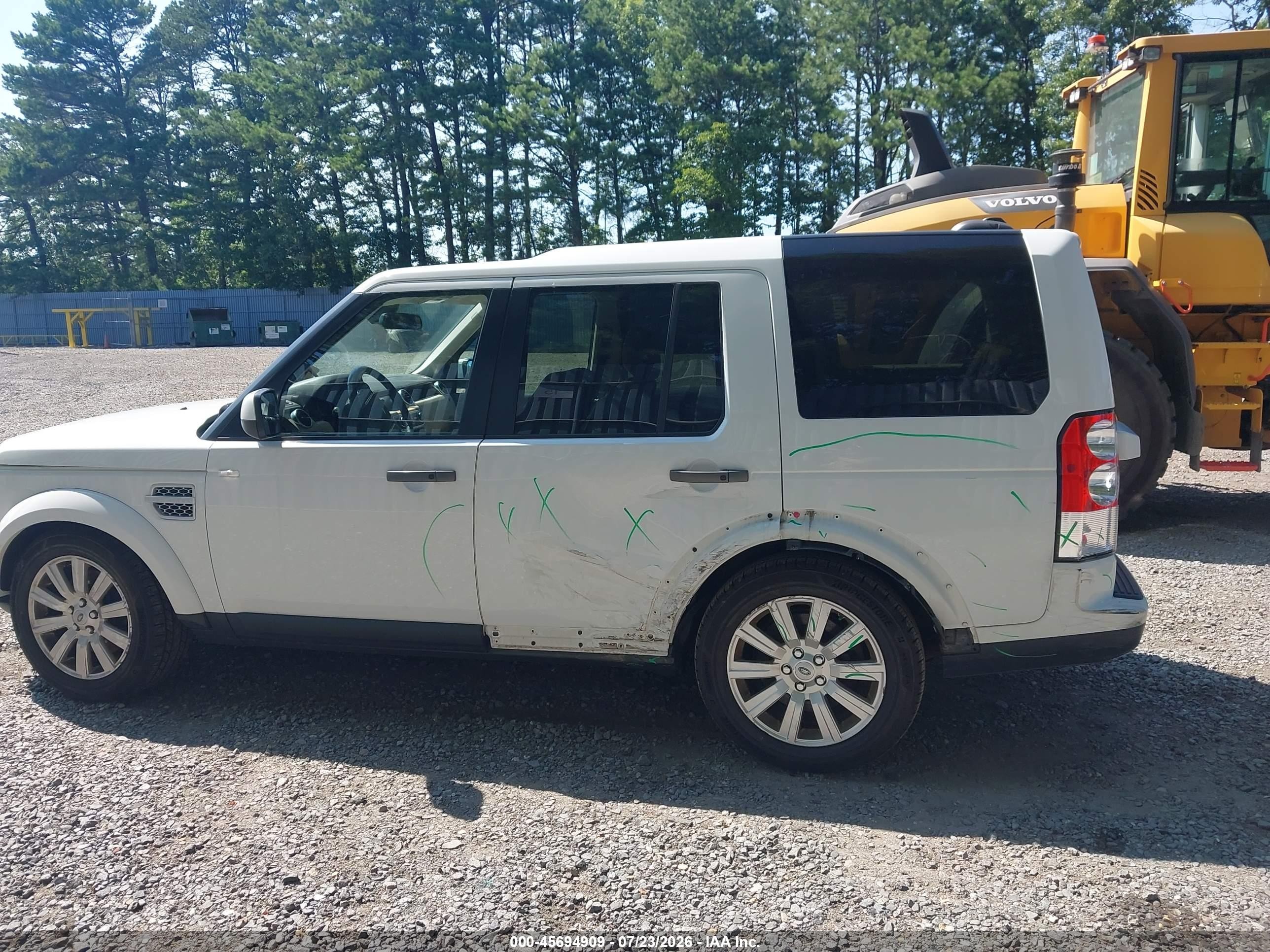 2013 Land Rover Lr4 White vin: SALAG2D44DA670992