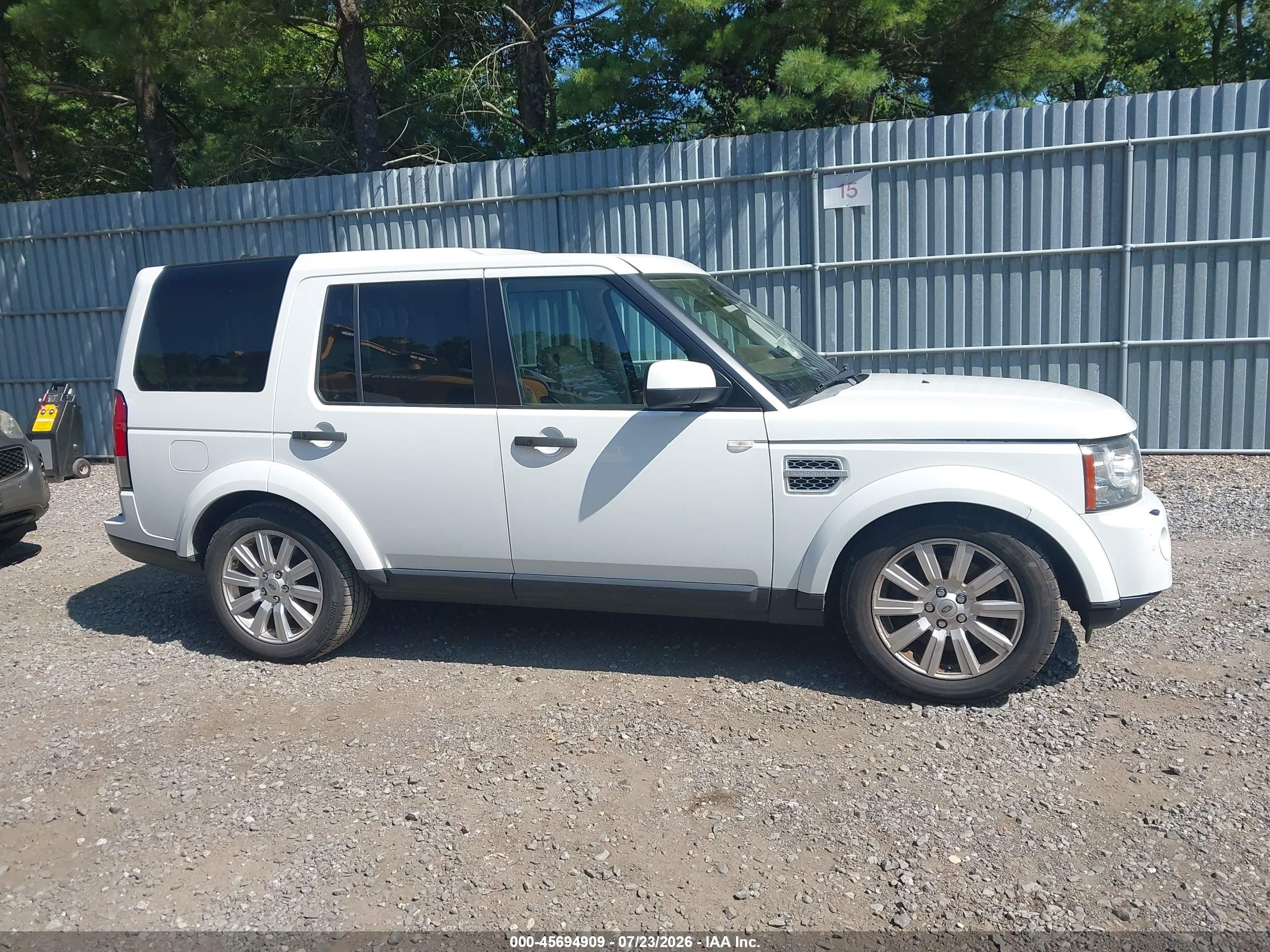 2013 Land Rover Lr4 White vin: SALAG2D44DA670992