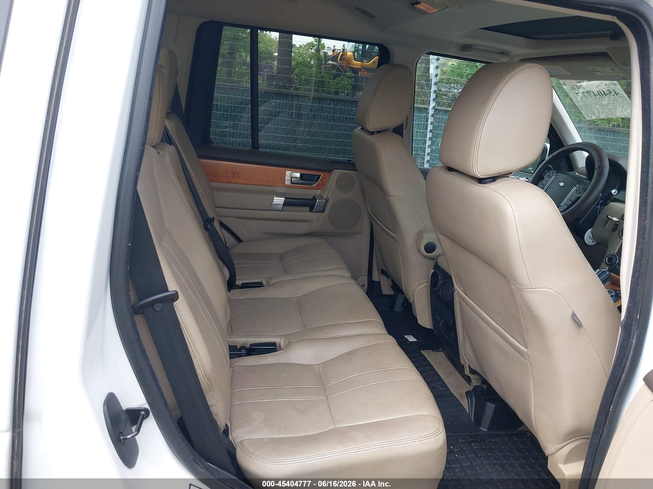 2013 Land Rover Lr4   White vin: SALAG2D45DA674999