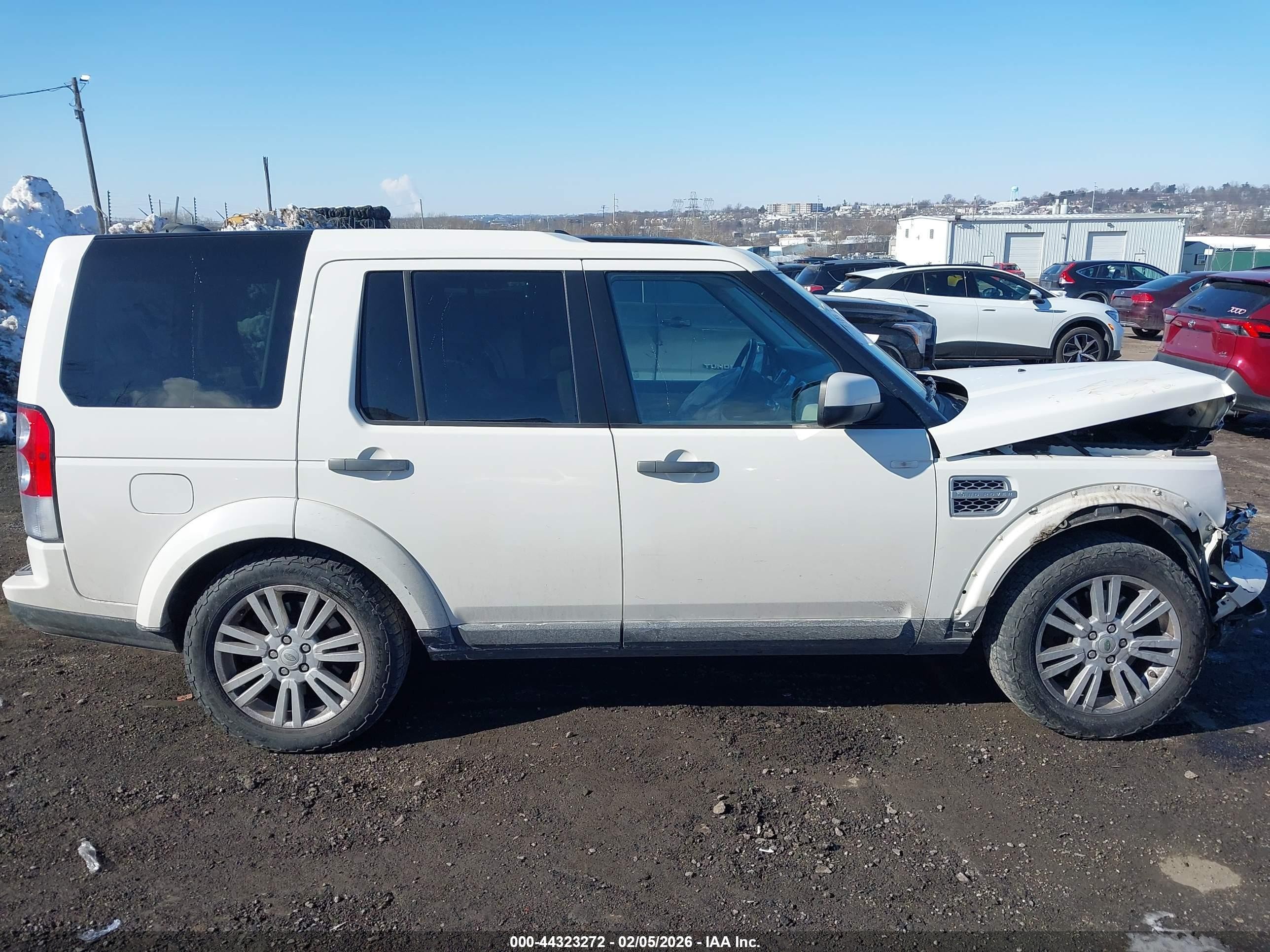 2010 Land Rover Lr4   White vin: SALAG2D46AA534424